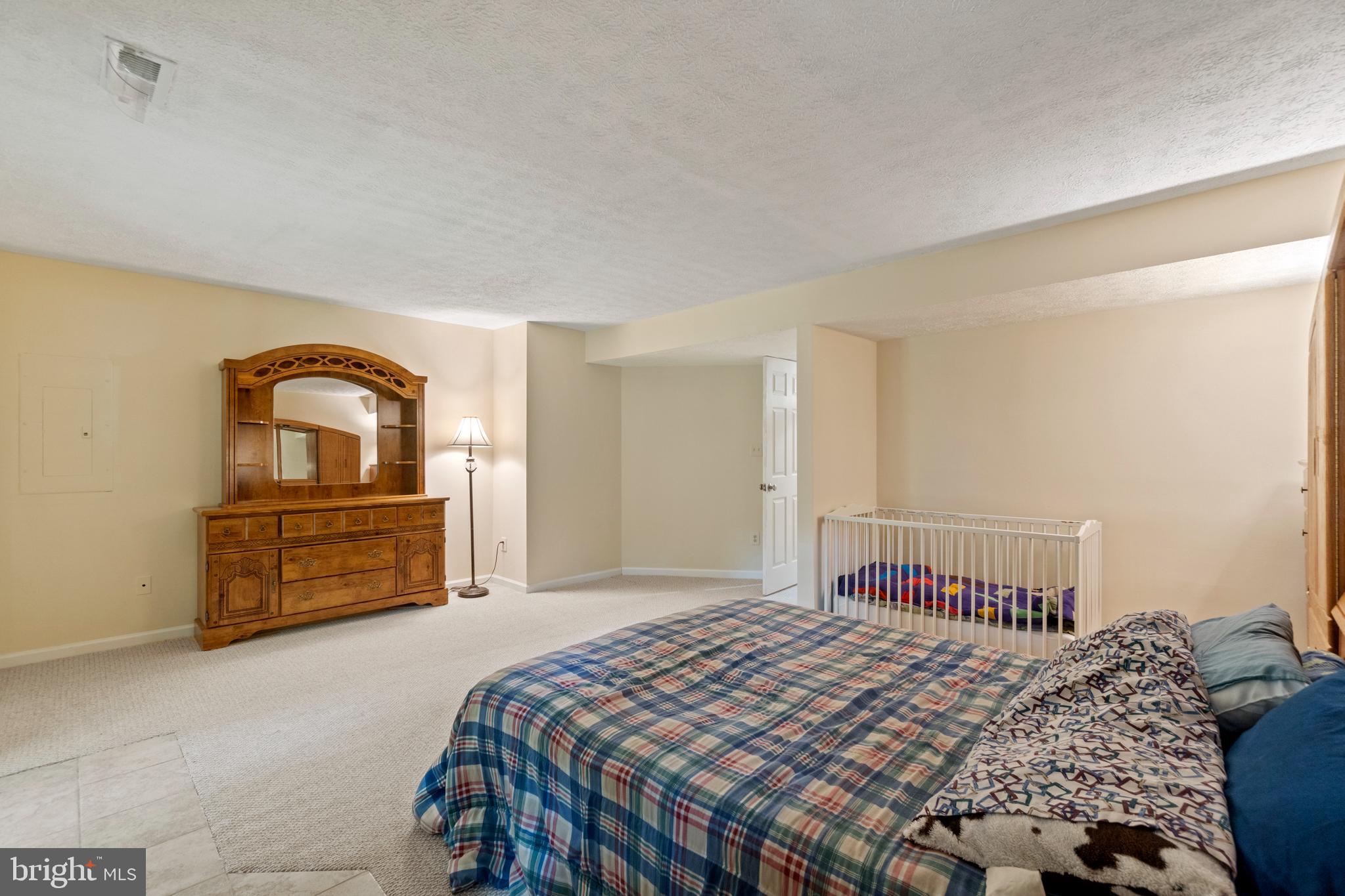 WOODGATE VILLAGE - Residential