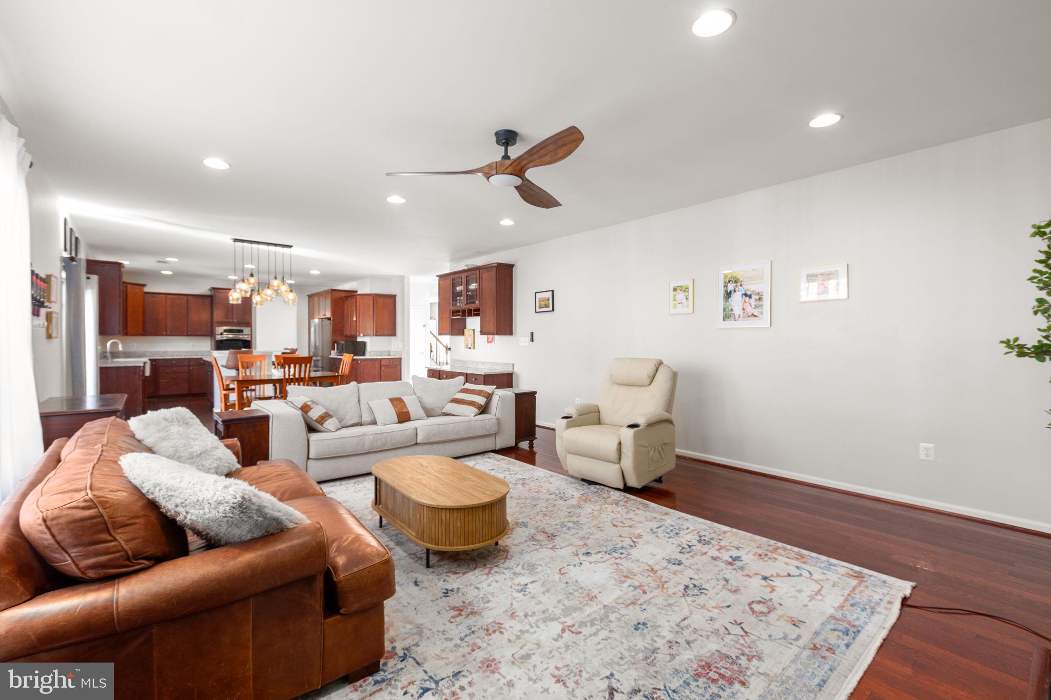 THE FALLS AT LEE'S PARKE - Residential