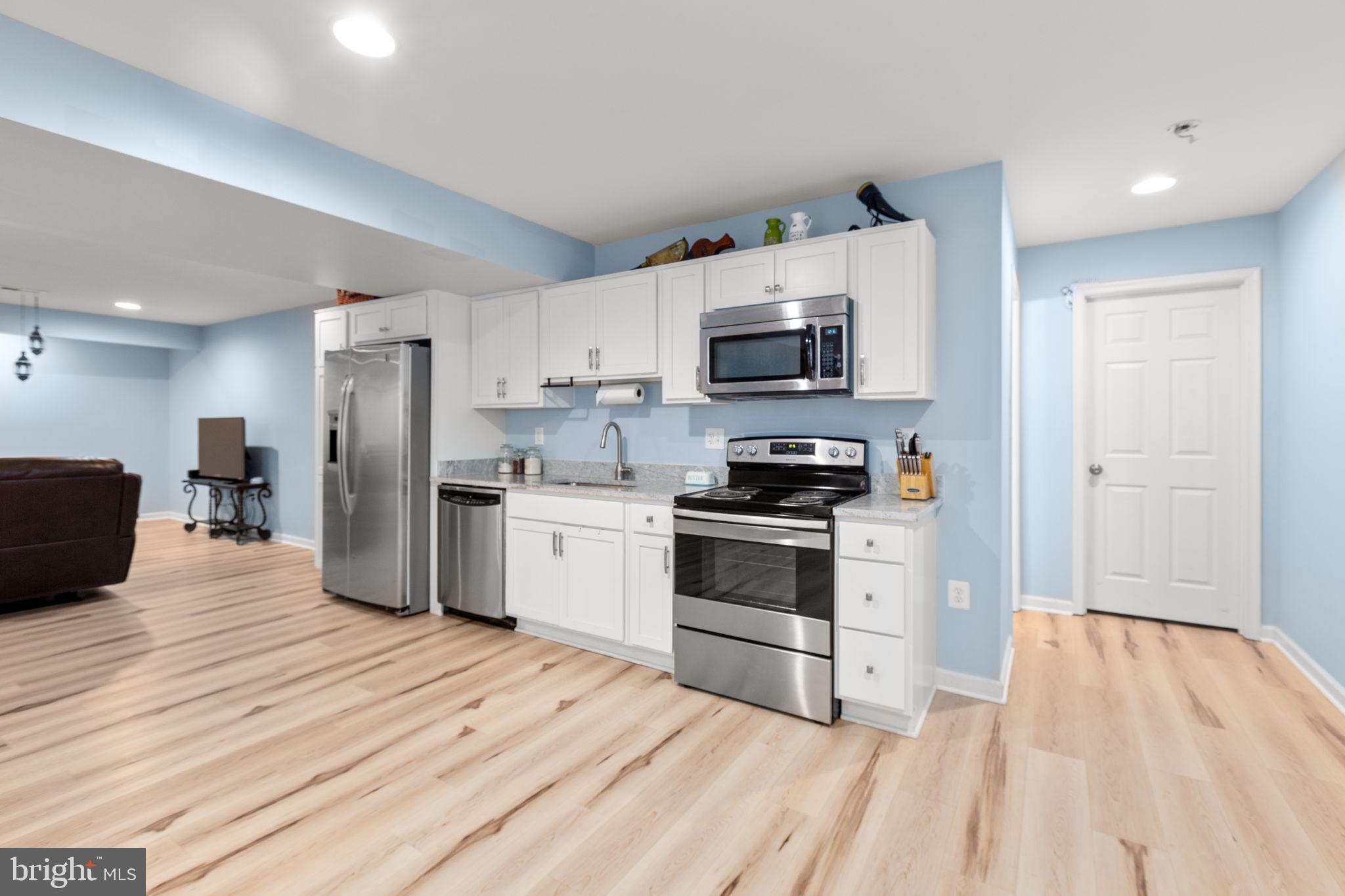 THE FALLS AT LEE'S PARKE - Residential