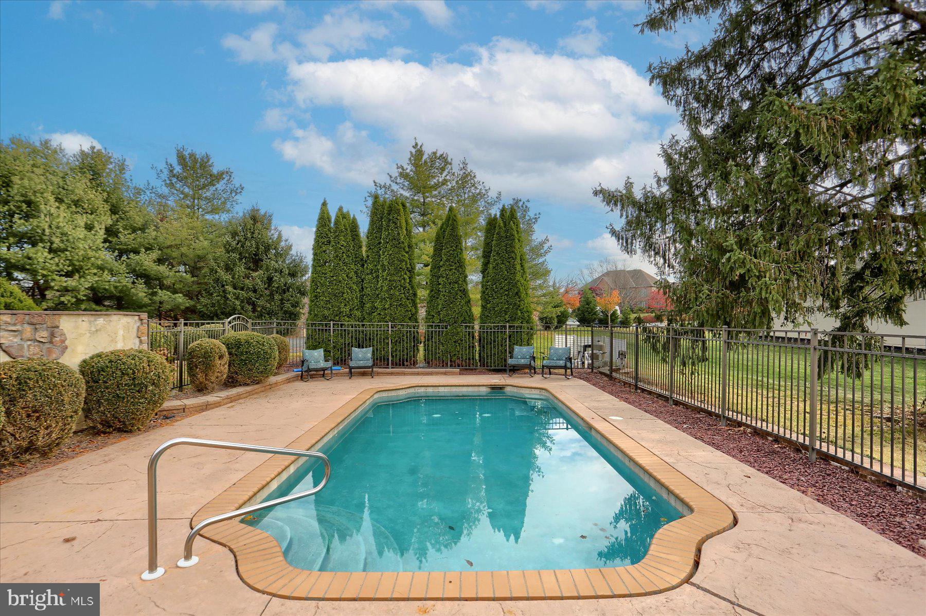 WHITNEY RIDGE - Residential