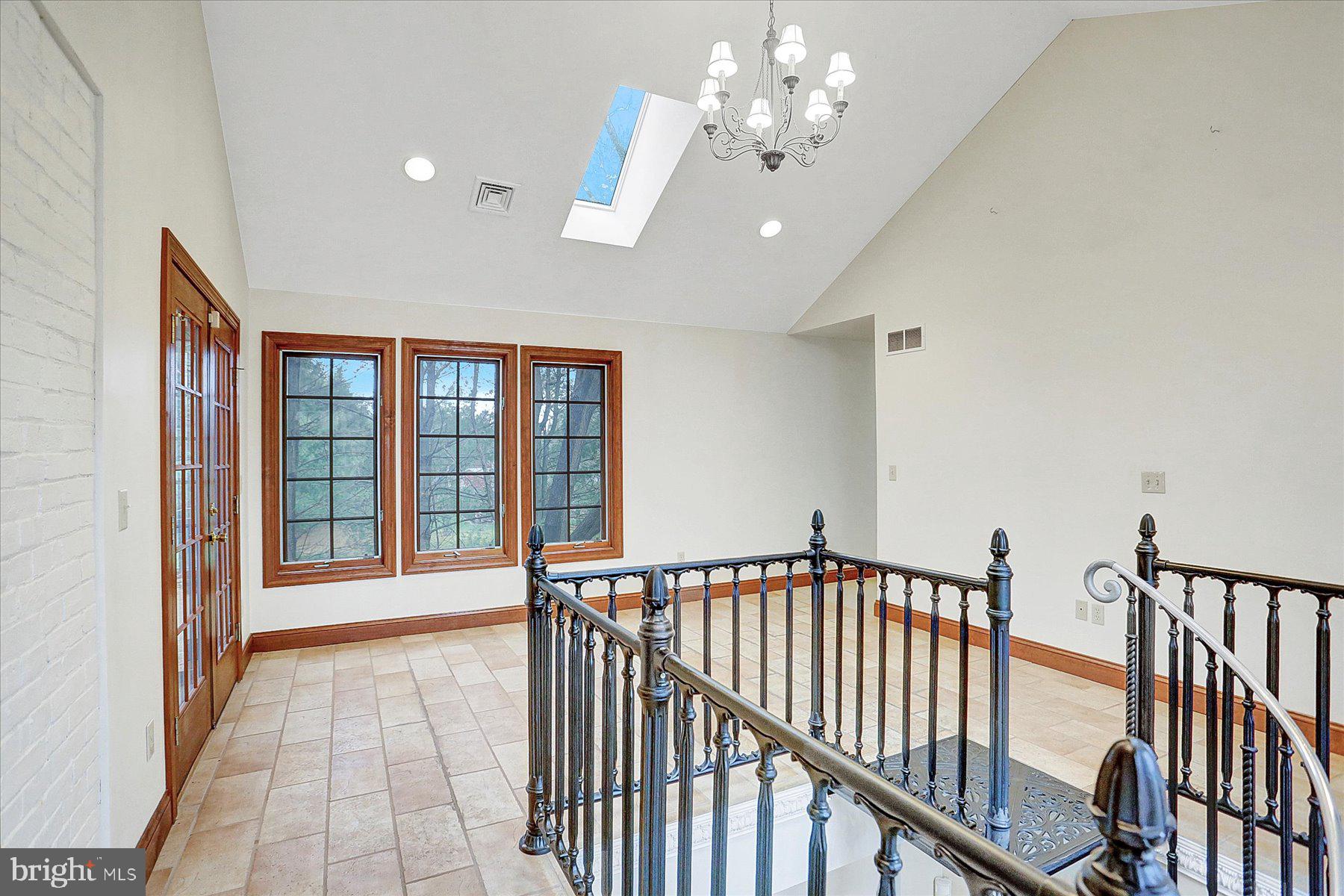 WHITNEY RIDGE - Residential