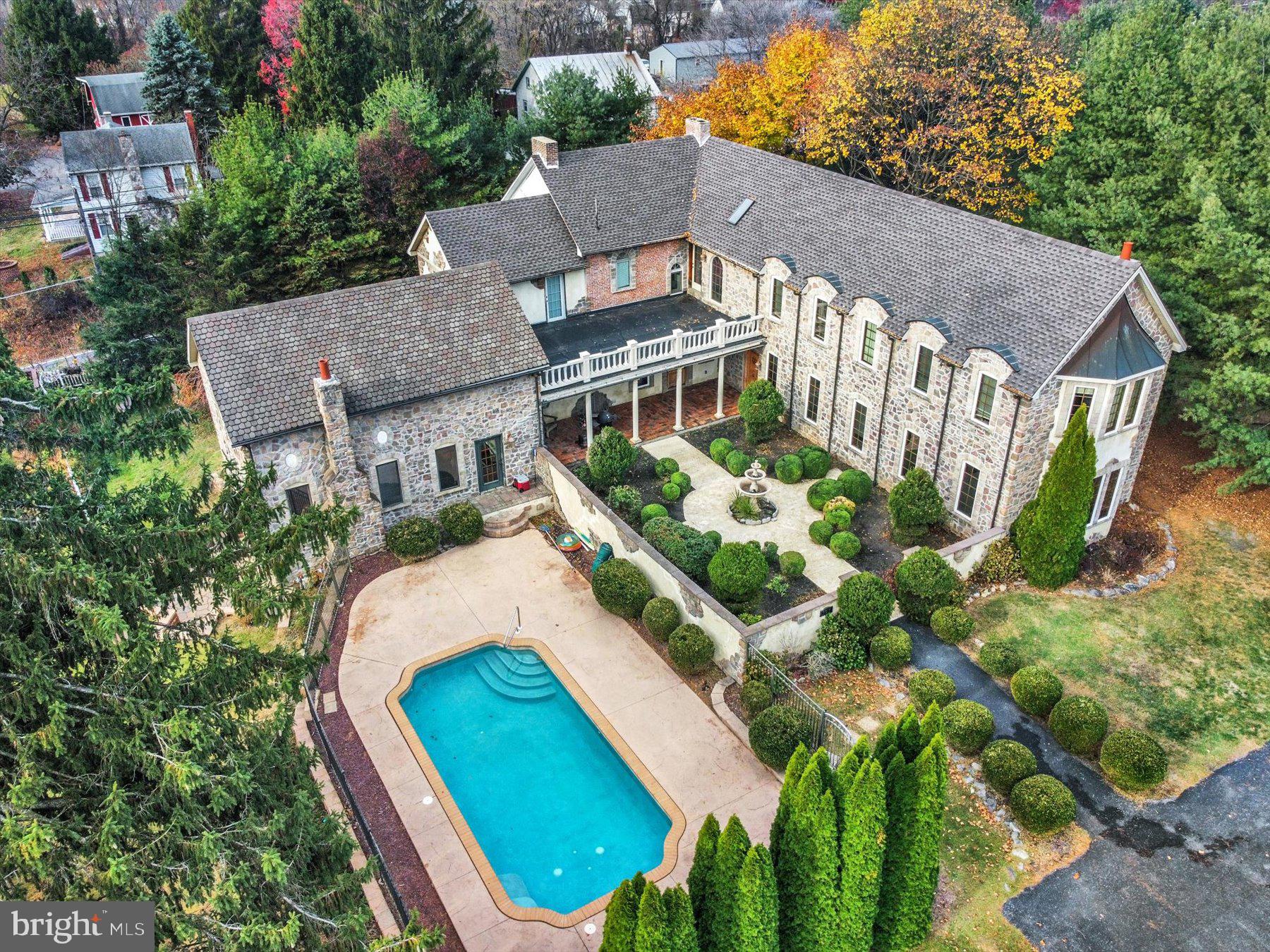 WHITNEY RIDGE - Residential