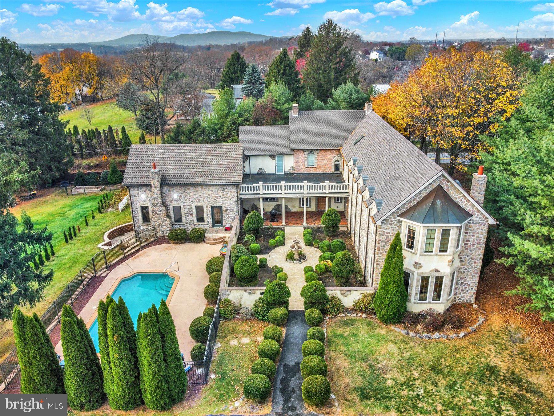 WHITNEY RIDGE - Residential