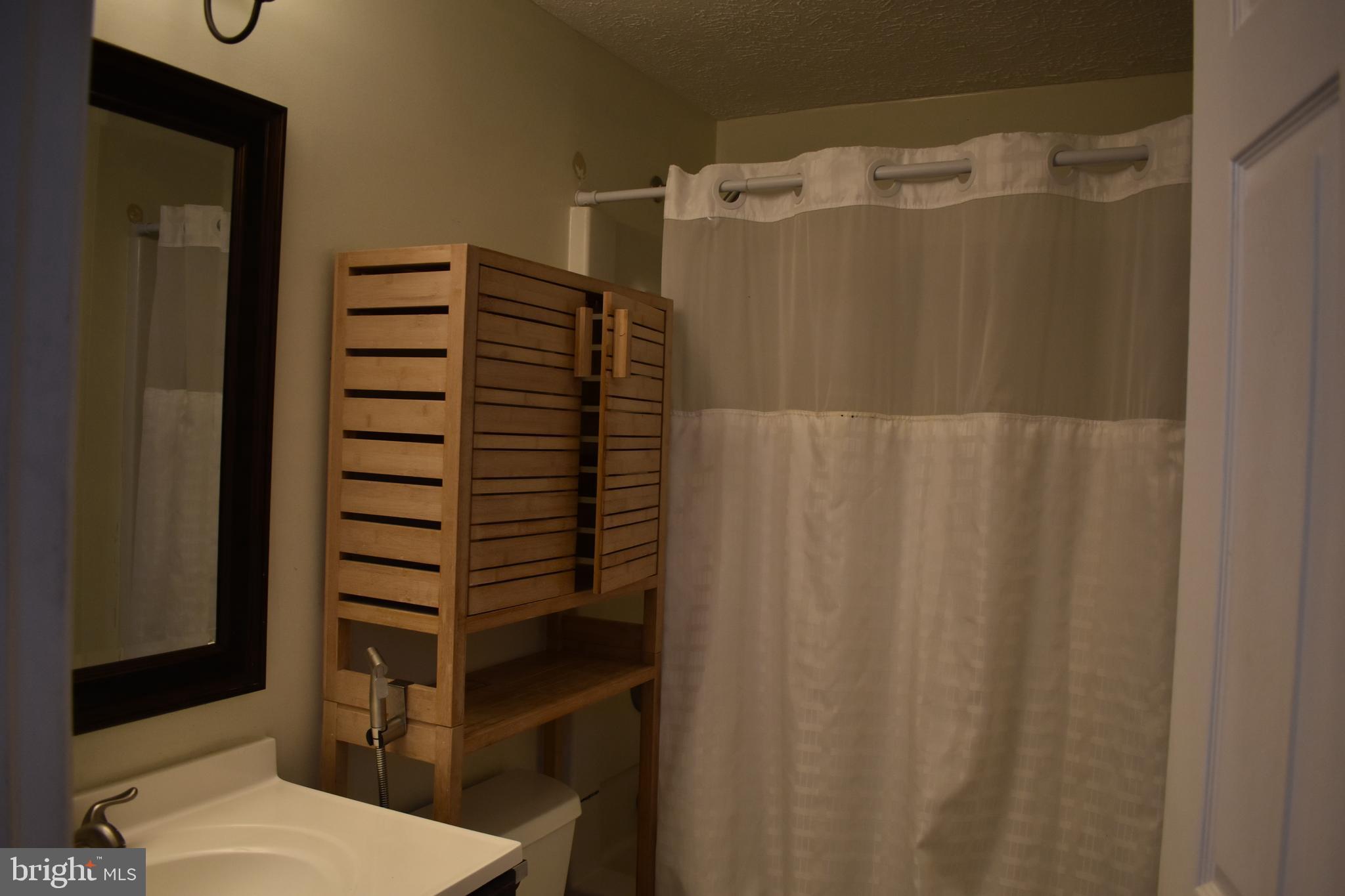 DAMASCUS GARDENS - Residential Lease