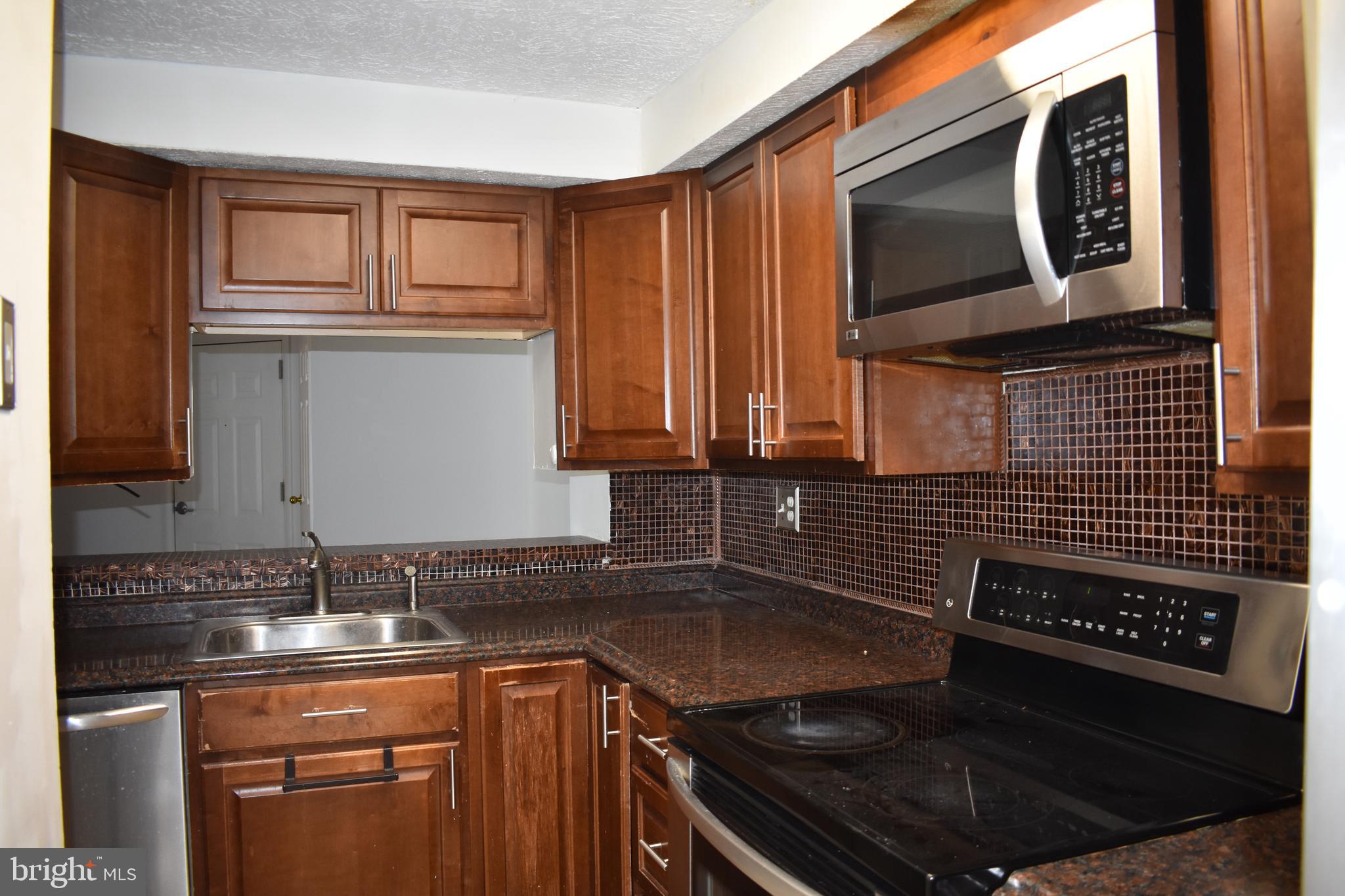 DAMASCUS GARDENS - Residential Lease