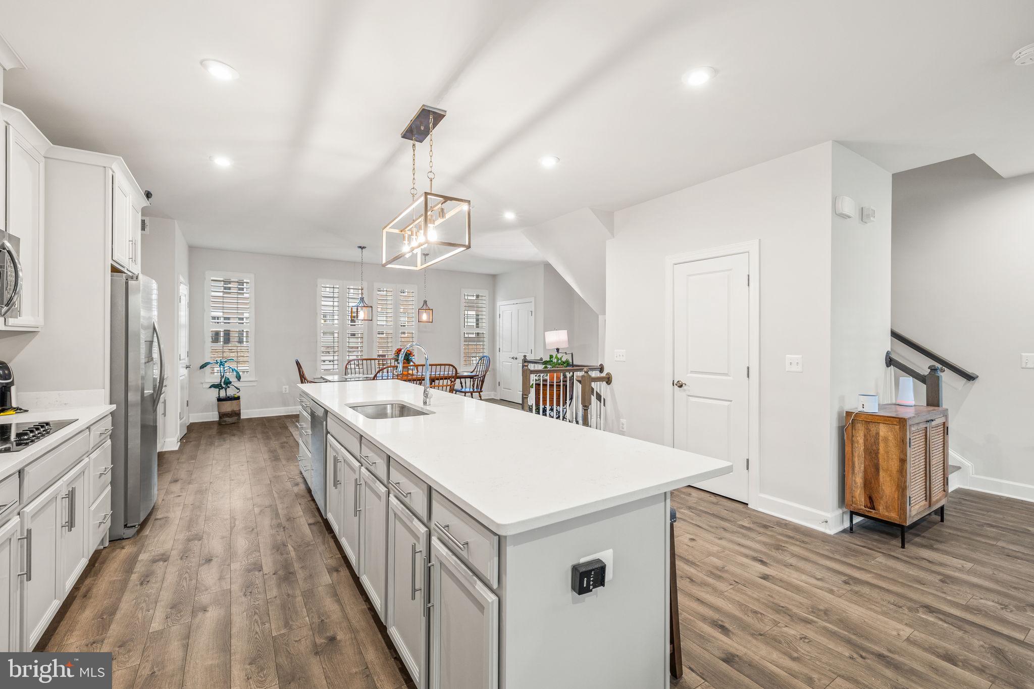 BRADLEY SQUARE - Residential