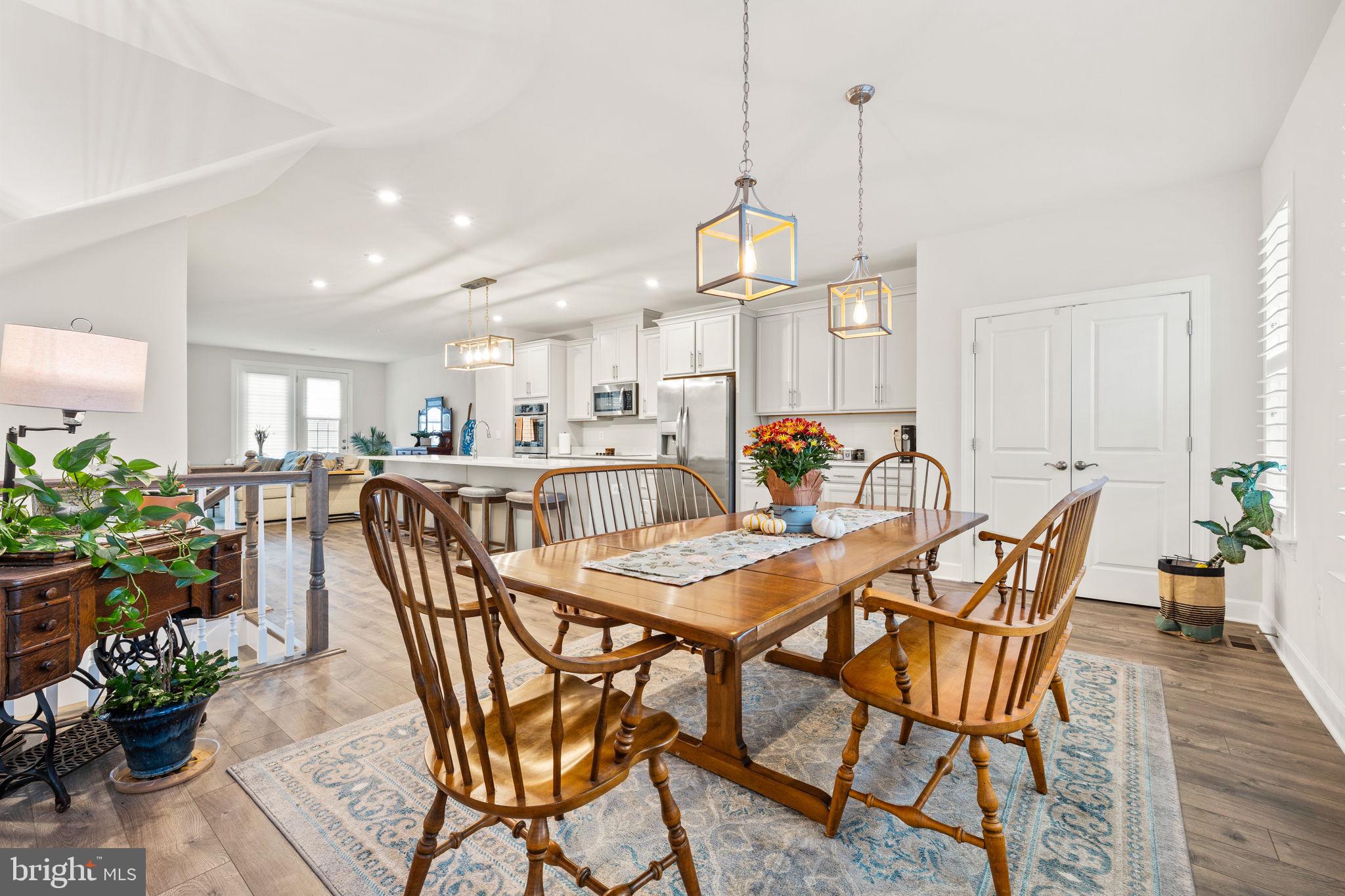 BRADLEY SQUARE - Residential