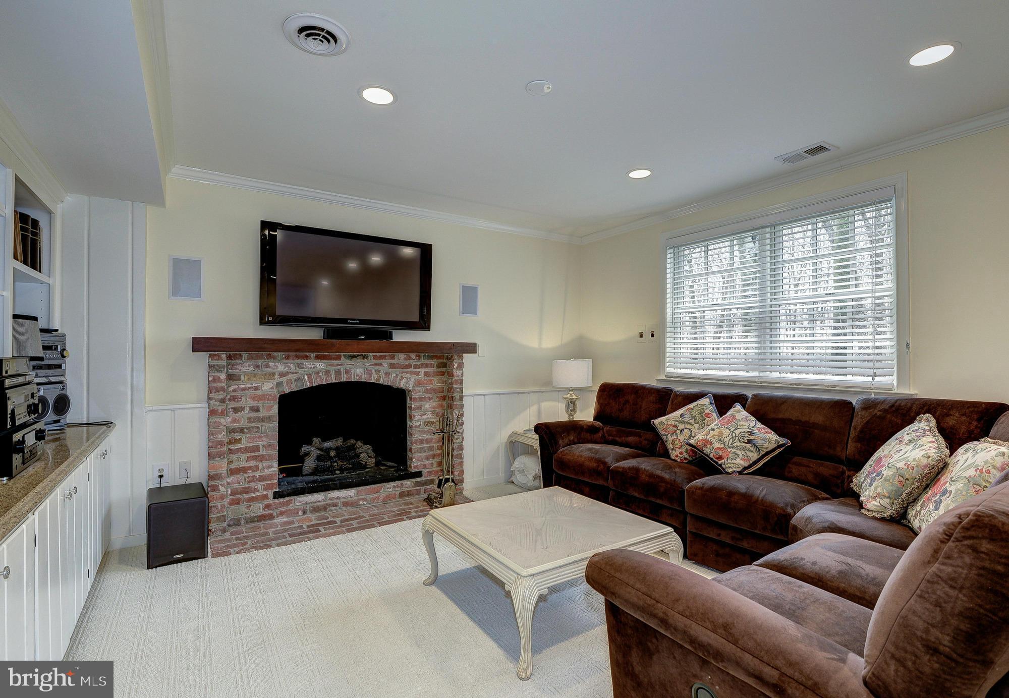 RIVER FALLS - Residential