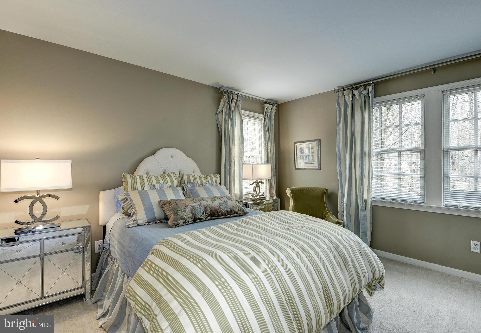 RIVER FALLS - Residential