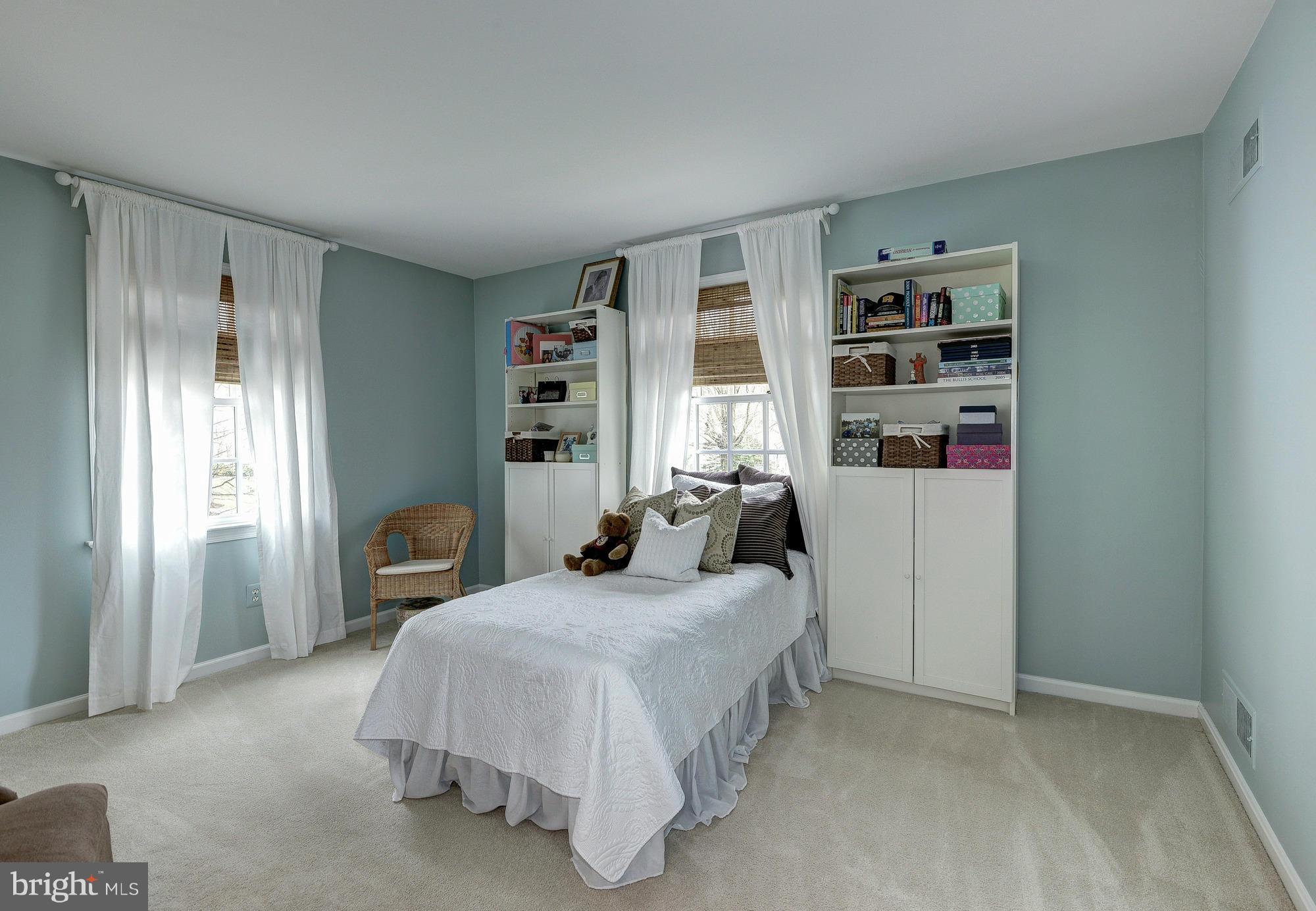 RIVER FALLS - Residential