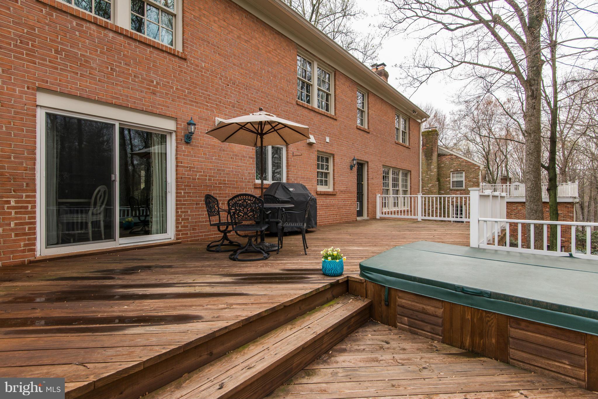 RIVER FALLS - Residential