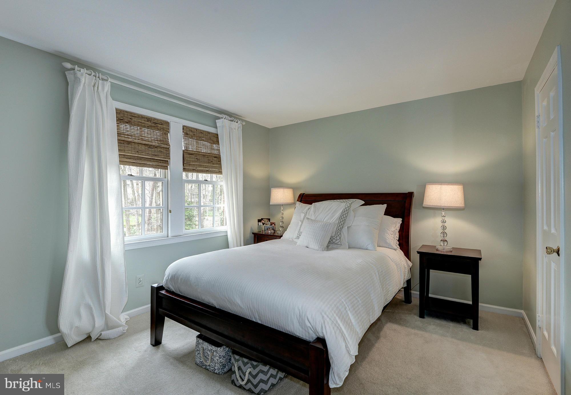 RIVER FALLS - Residential