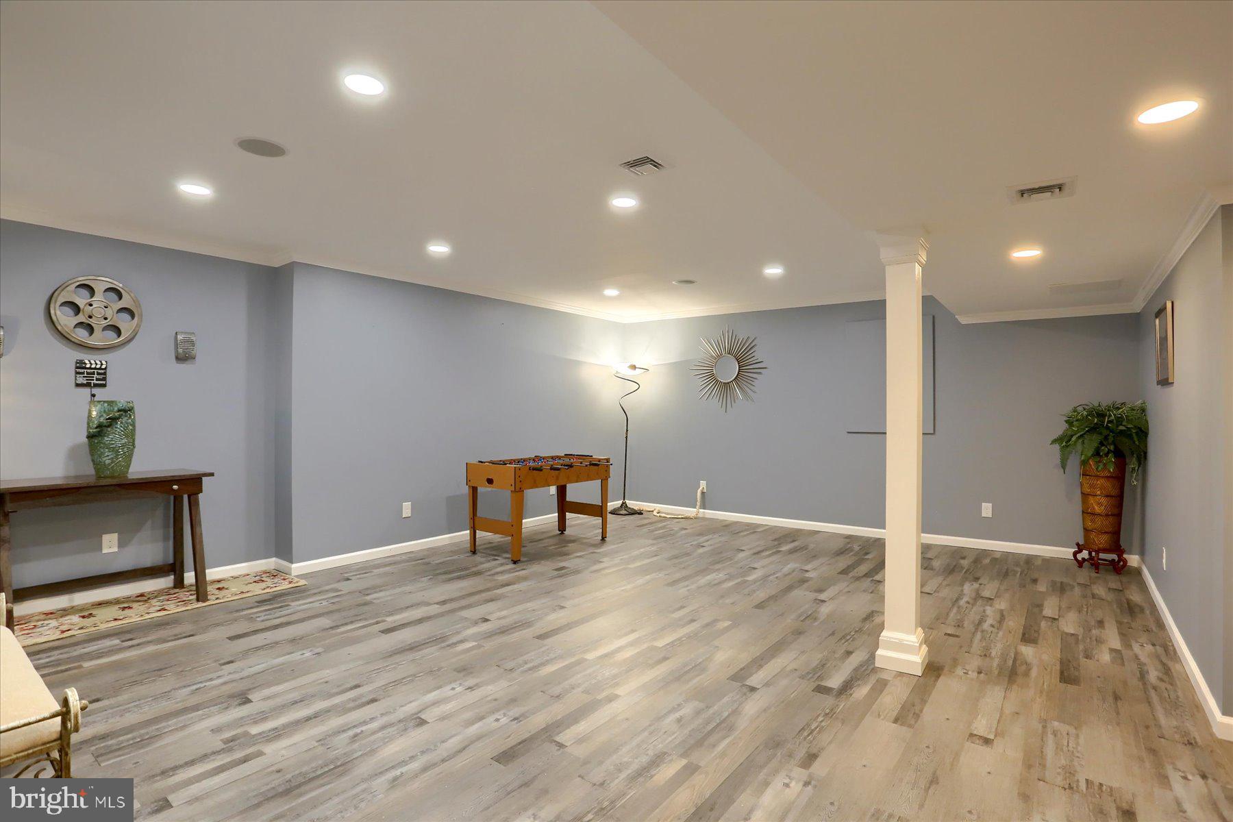 MEADOWBROOK FARMS - Residential