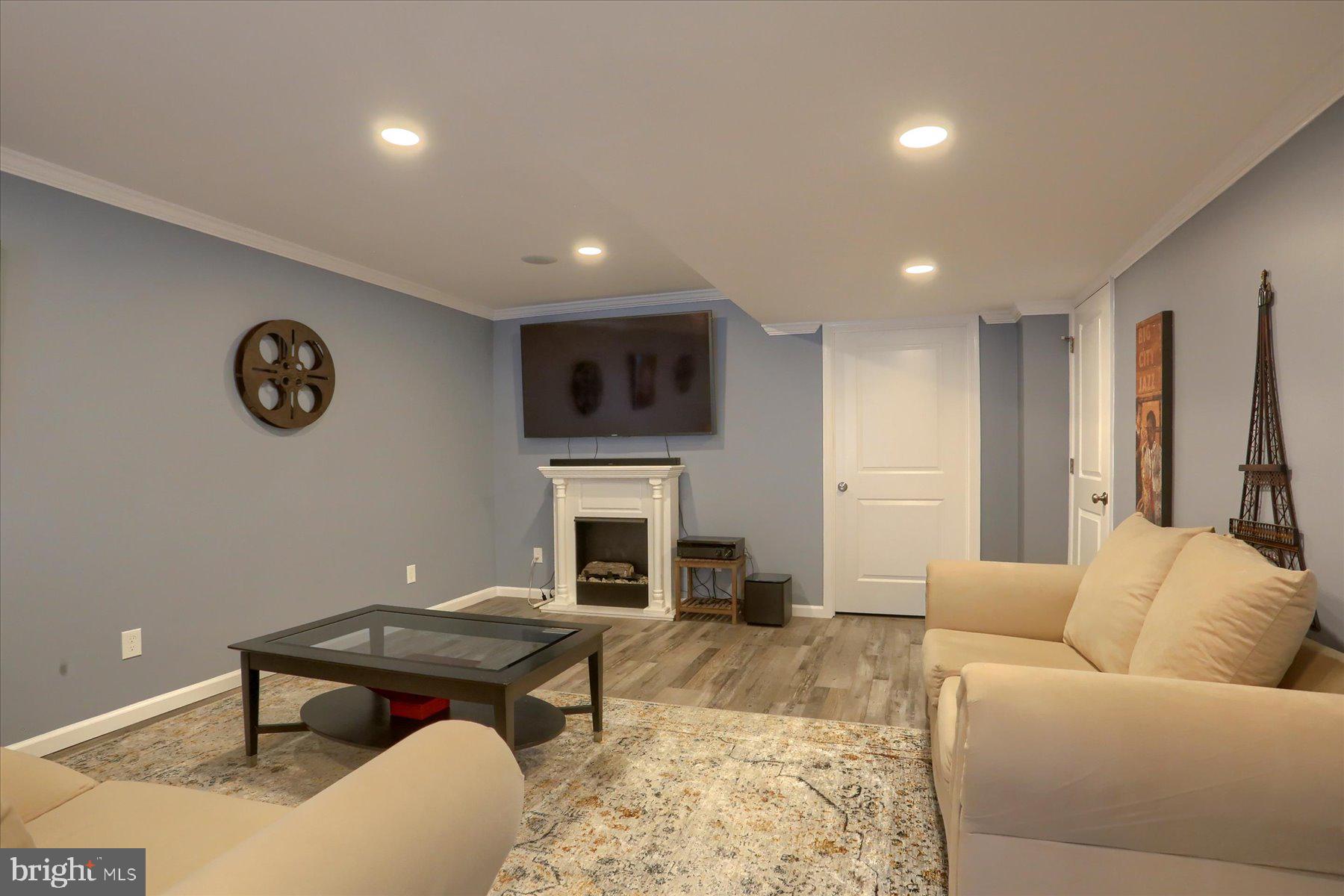 MEADOWBROOK FARMS - Residential