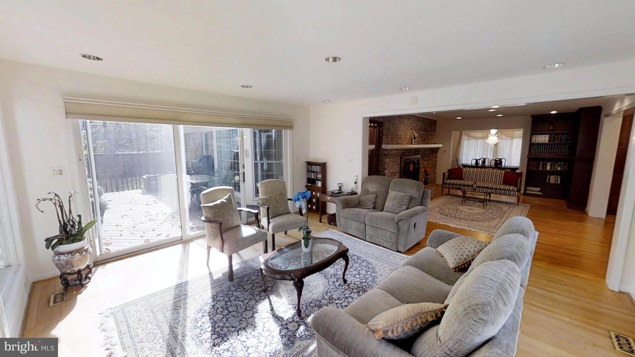 RESTON - Residential