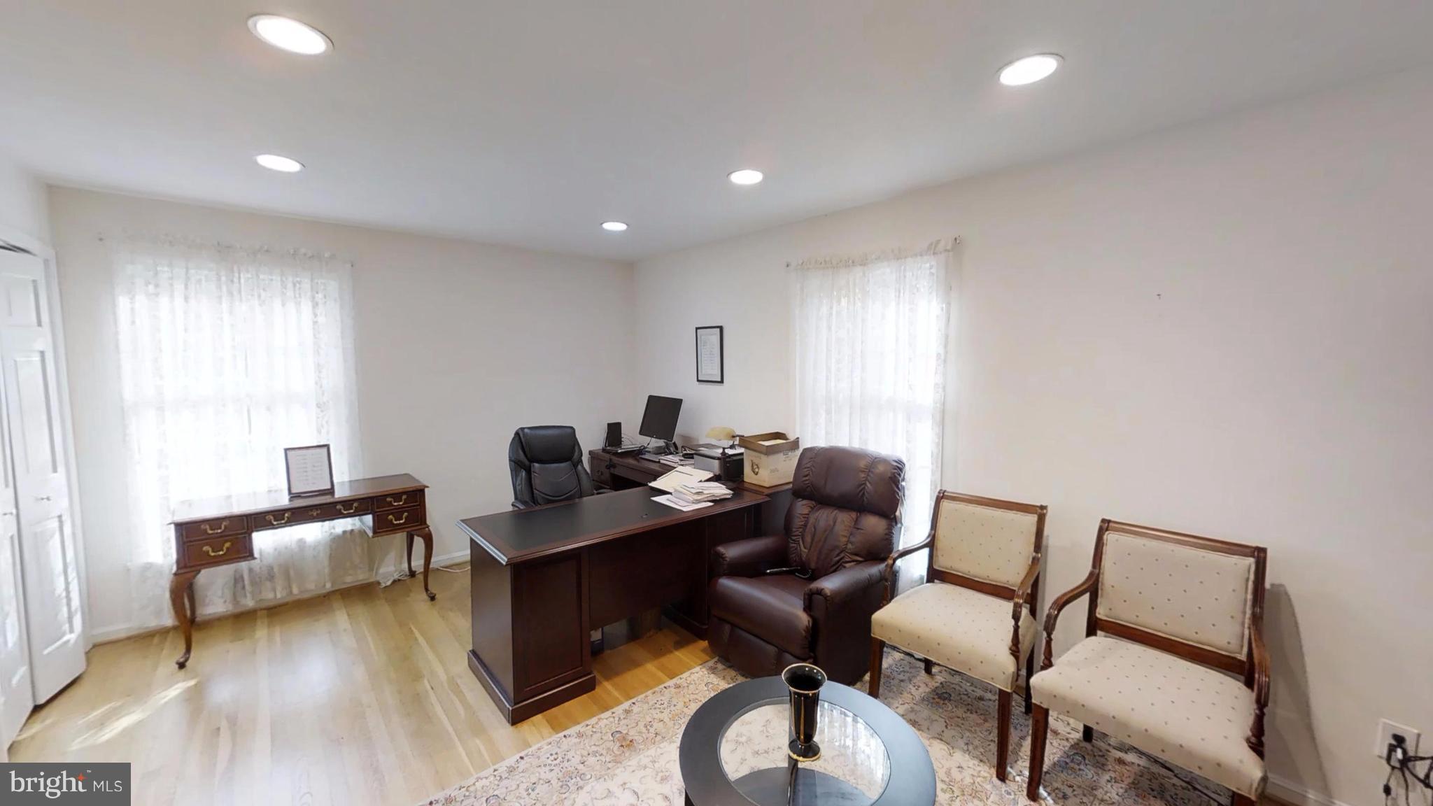 RESTON - Residential