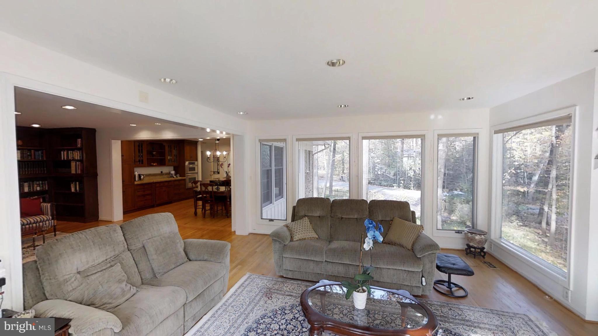 RESTON - Residential