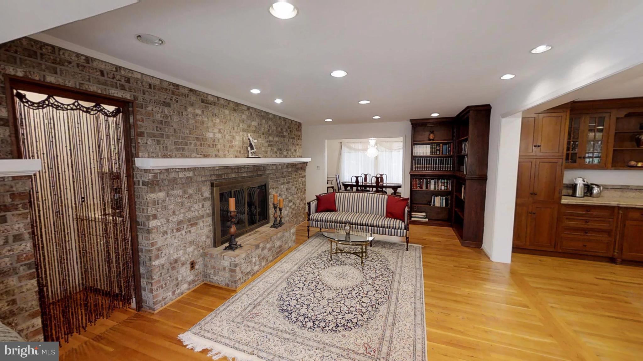 RESTON - Residential