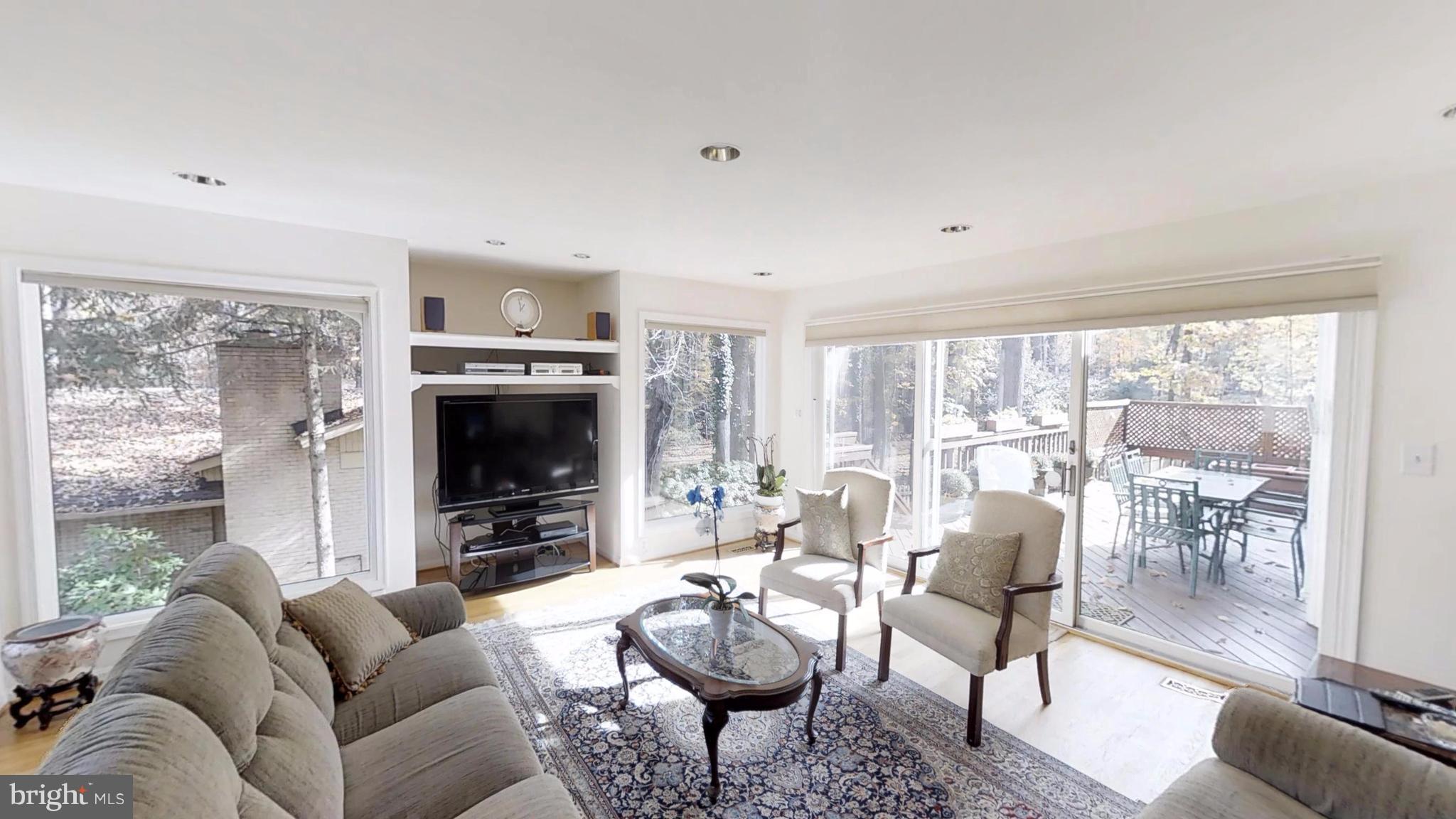 RESTON - Residential