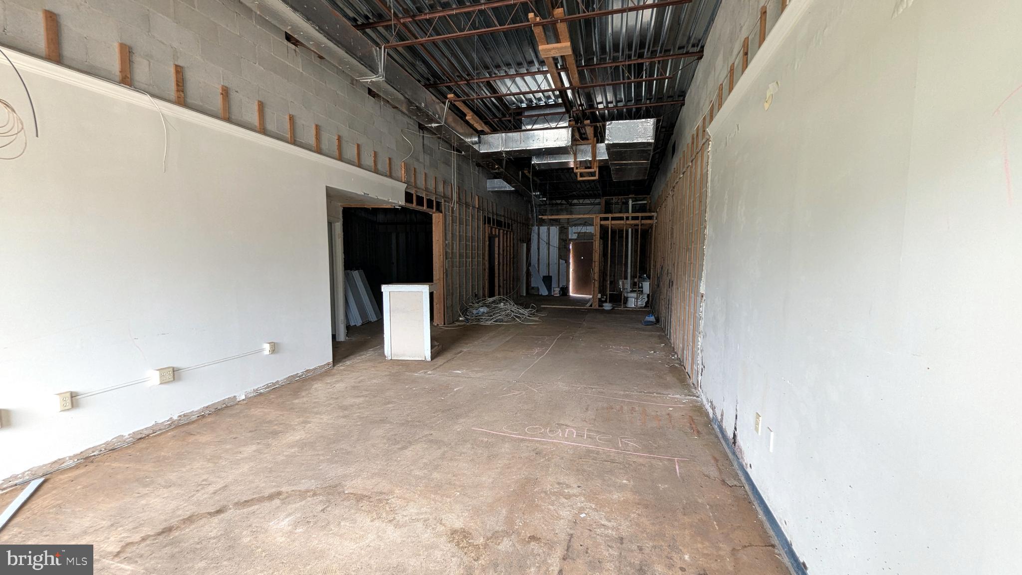 CAMBRIDGE - Commercial Lease