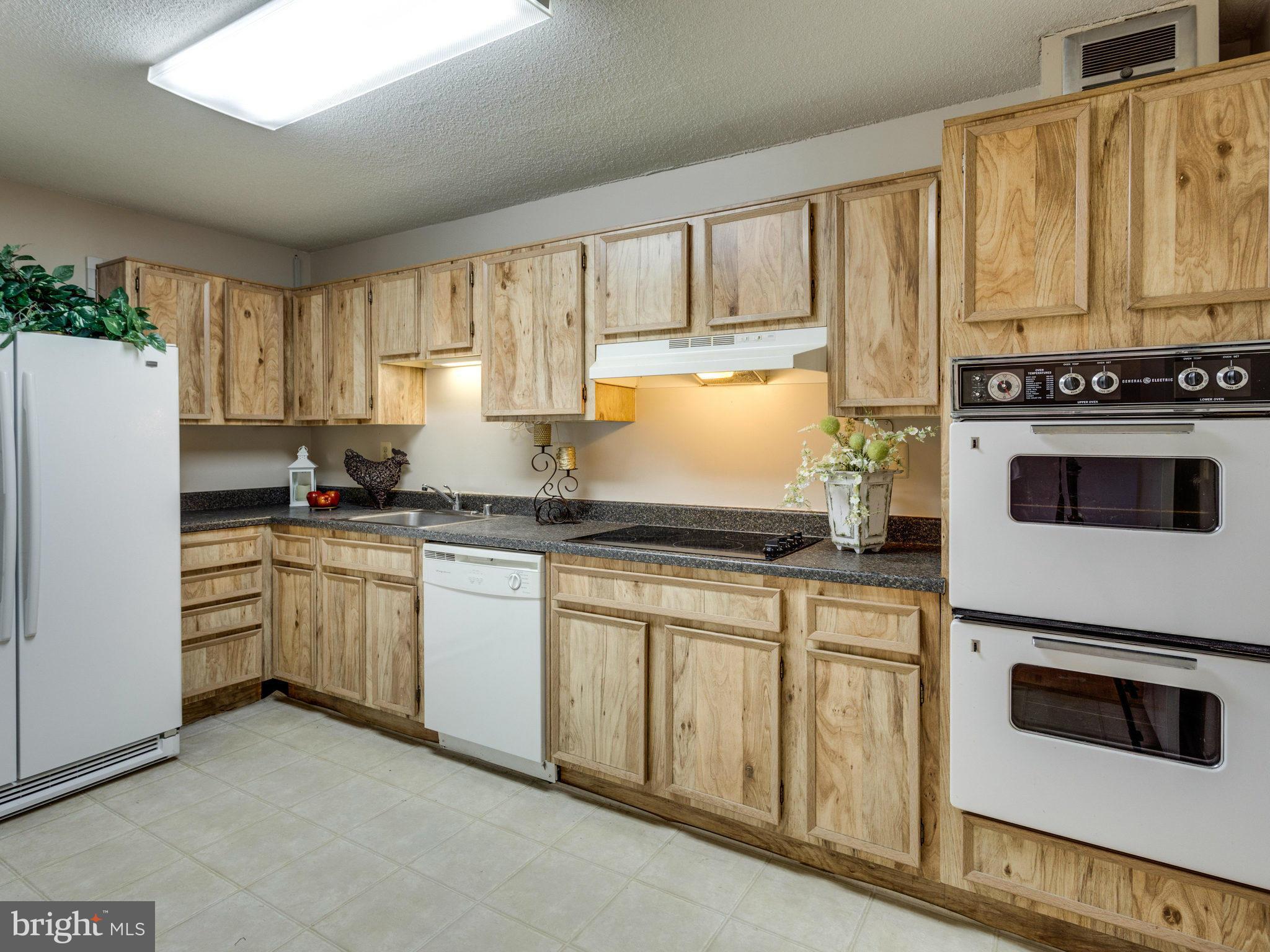 ROTONDA - Residential Lease