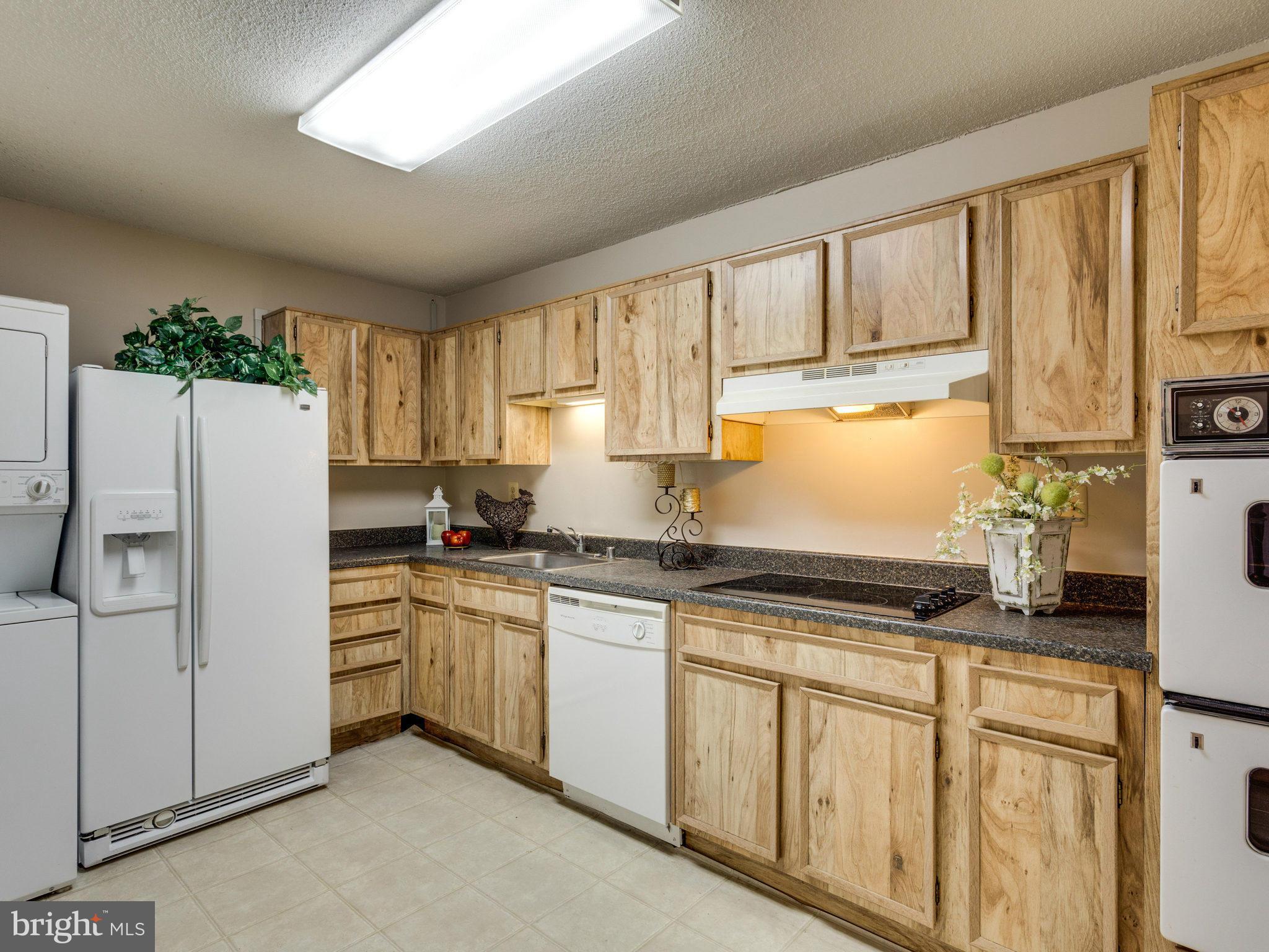 ROTONDA - Residential Lease