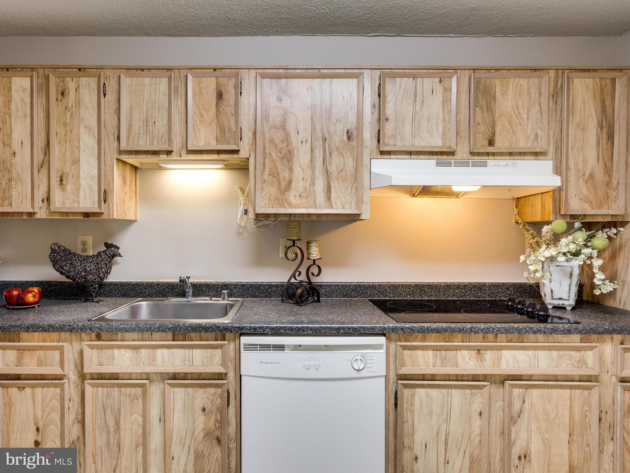 ROTONDA - Residential Lease