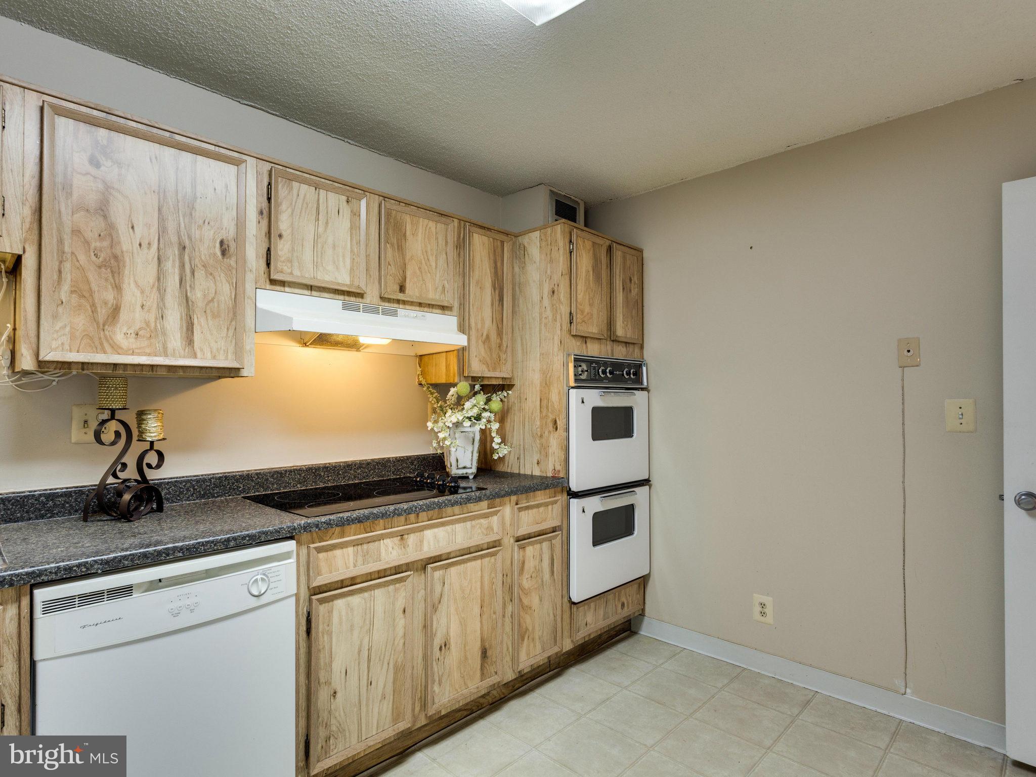 ROTONDA - Residential Lease