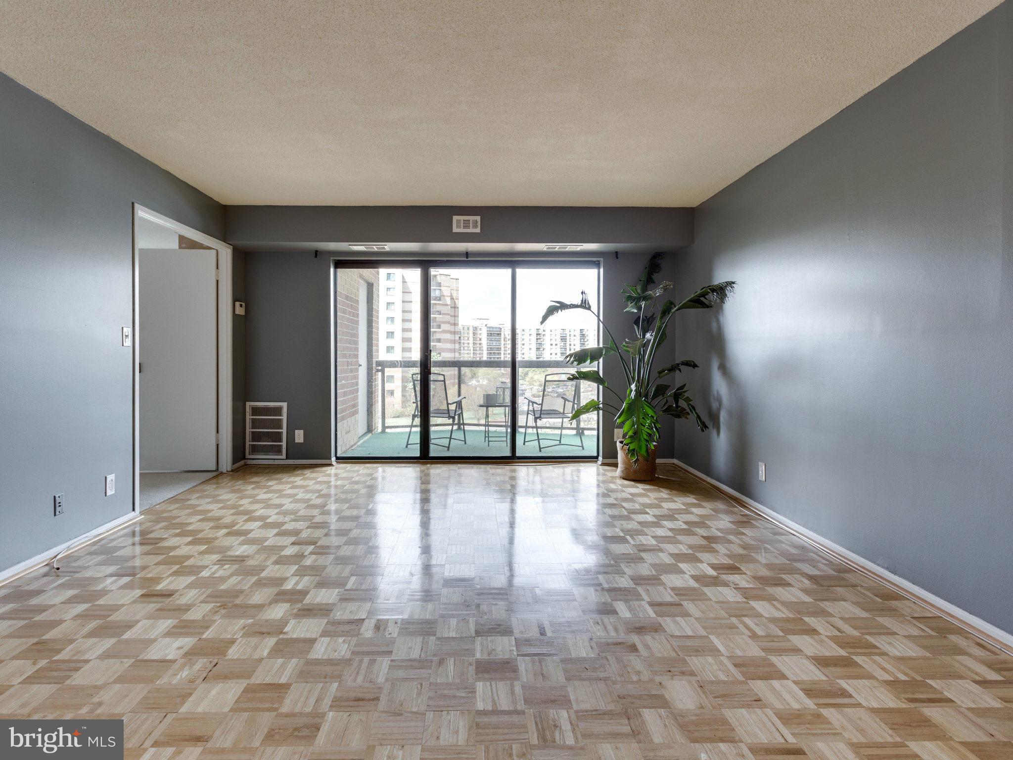 ROTONDA - Residential Lease