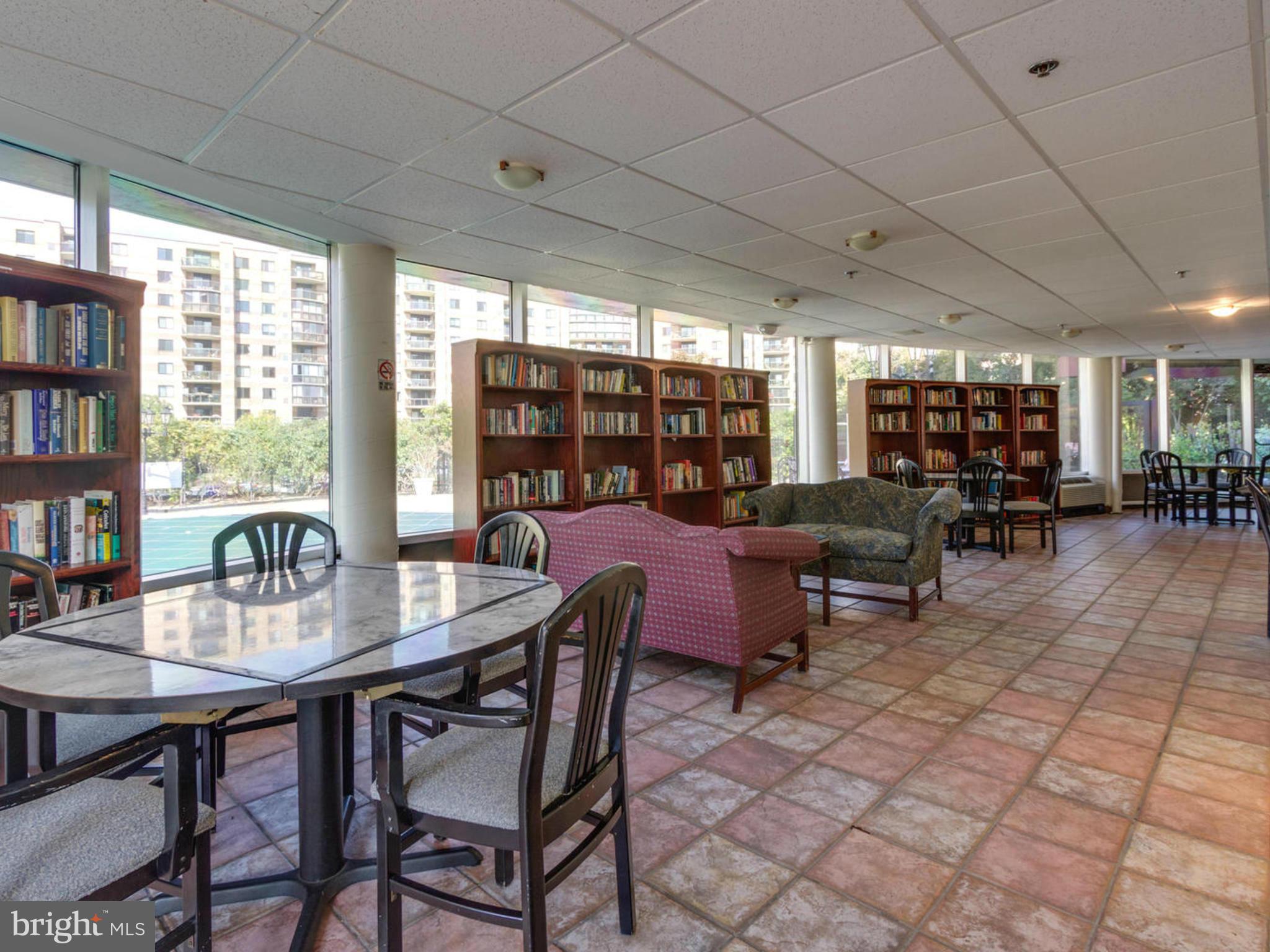 ROTONDA - Residential Lease