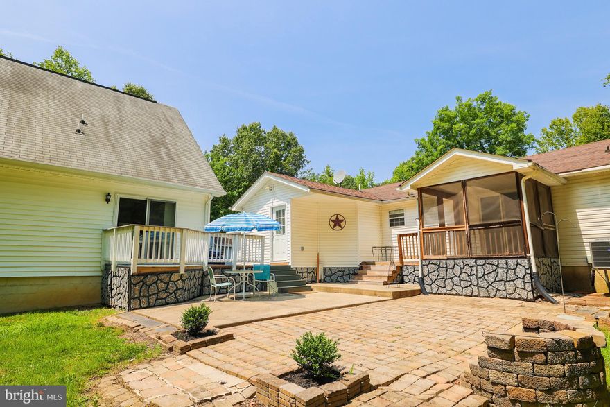 Great multi-generational living or rental potential### **Main House Features **Bedrooms**: 3  **Bathrooms**: 2 full baths **Layout**: Main floor living  **Updates**: Freshly painted, **NEW HVAC** system  **Storage**: Plenty of storage space  **Outdoor Space**: Rear deck connect to **In-Law Suite**:
 **Size**: 2000 sq ft  **Renovation**: Completely updated  
-**Features**:  Kitchen  1 great room  1 bedroom  1 bath   Loft  **Location Highlights**Potomac River , Dahlgren , Public boat ramp, Nice Bridge access for working in DC and Maryland  **Education**: Top-rated schools nearby  
This property offers a spacious and versatile living space with the flexibility of an in-law suite, making it ideal for multi-generational living or rental potential. Its convenient location near natural attractions and excellent schools adds significant value. Perfect for families, outdoor enthusiasts, or investors!