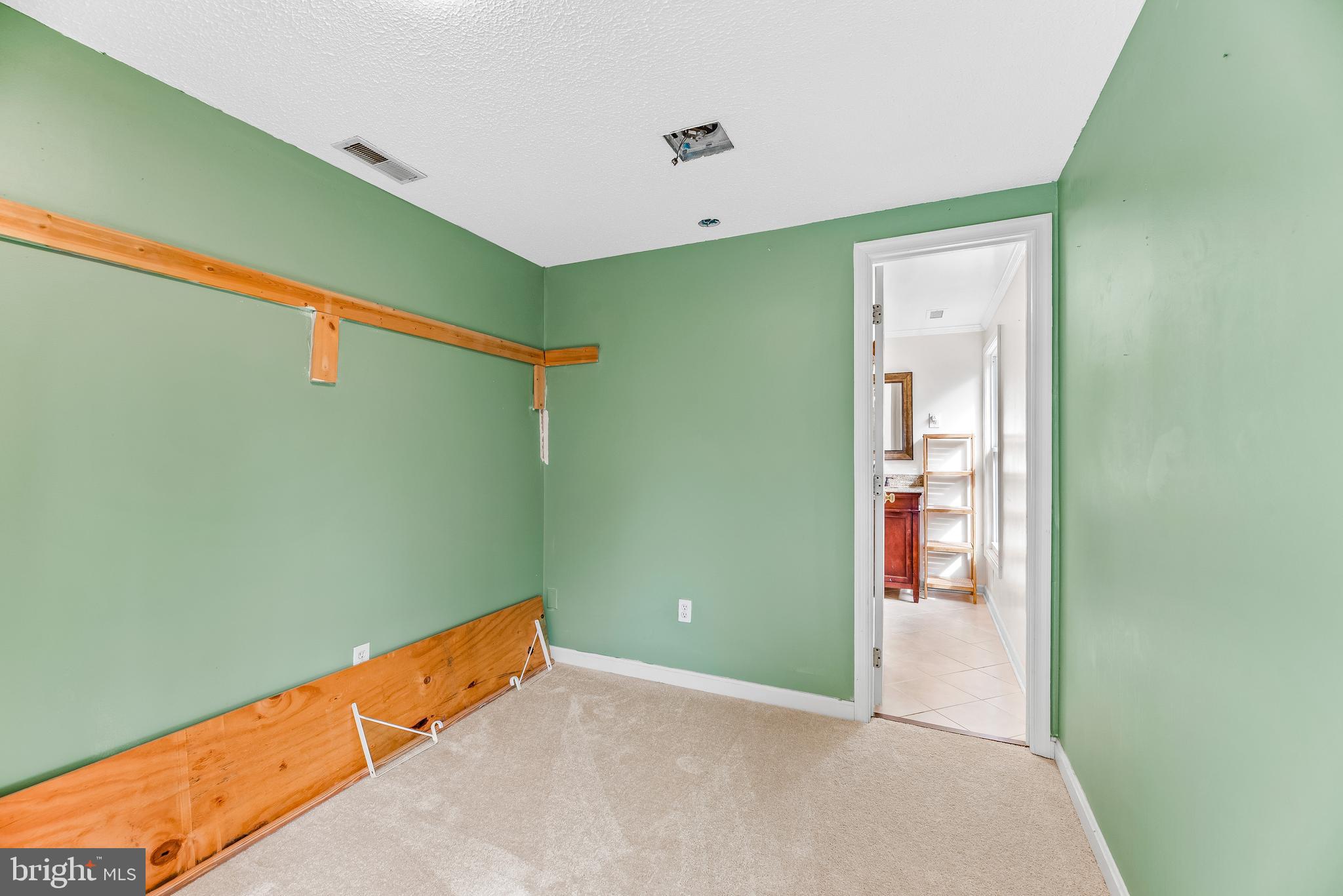 CHESAPEAKE HEIGHTS - Residential