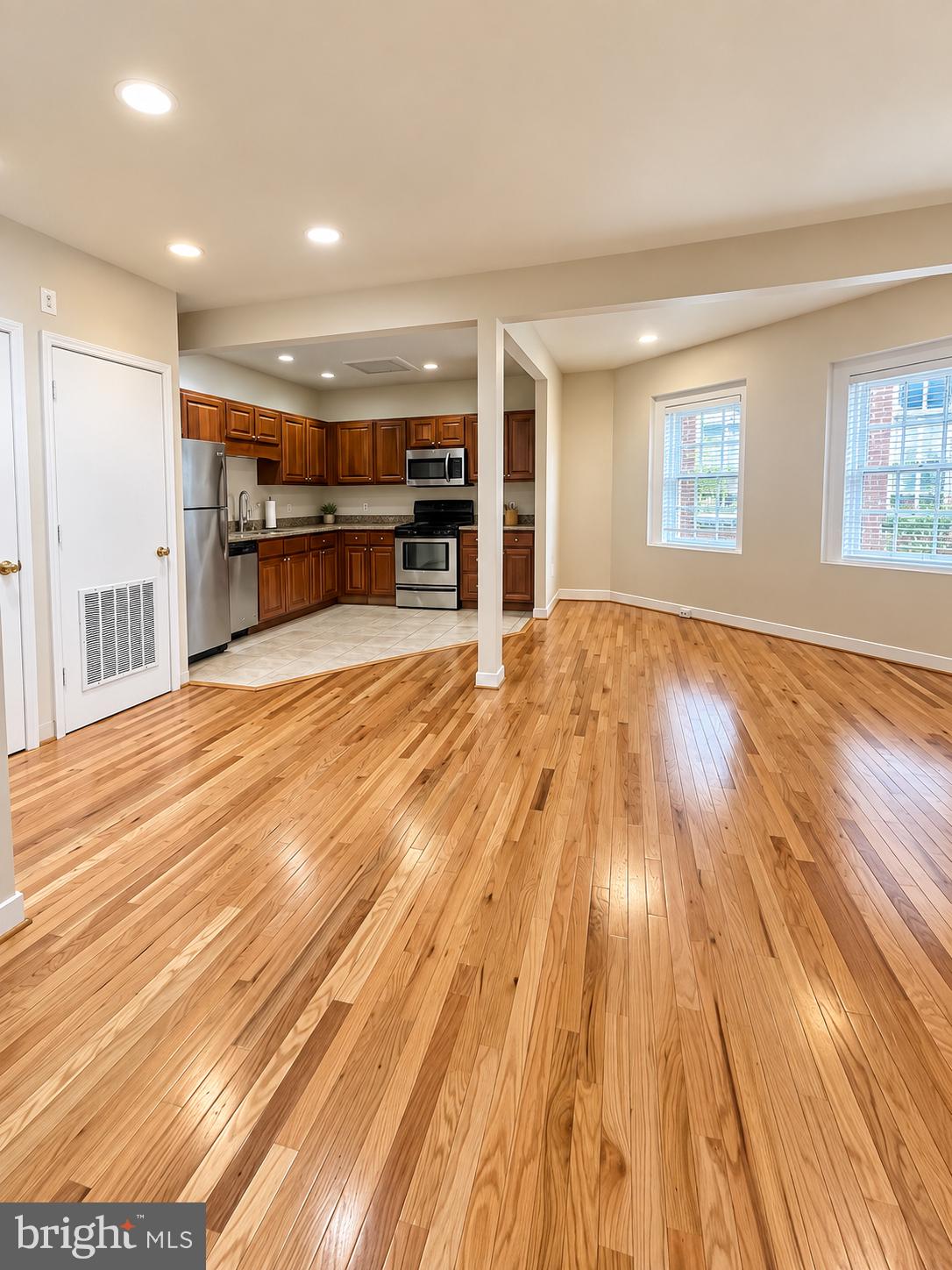 209 HANOVER STREET 4