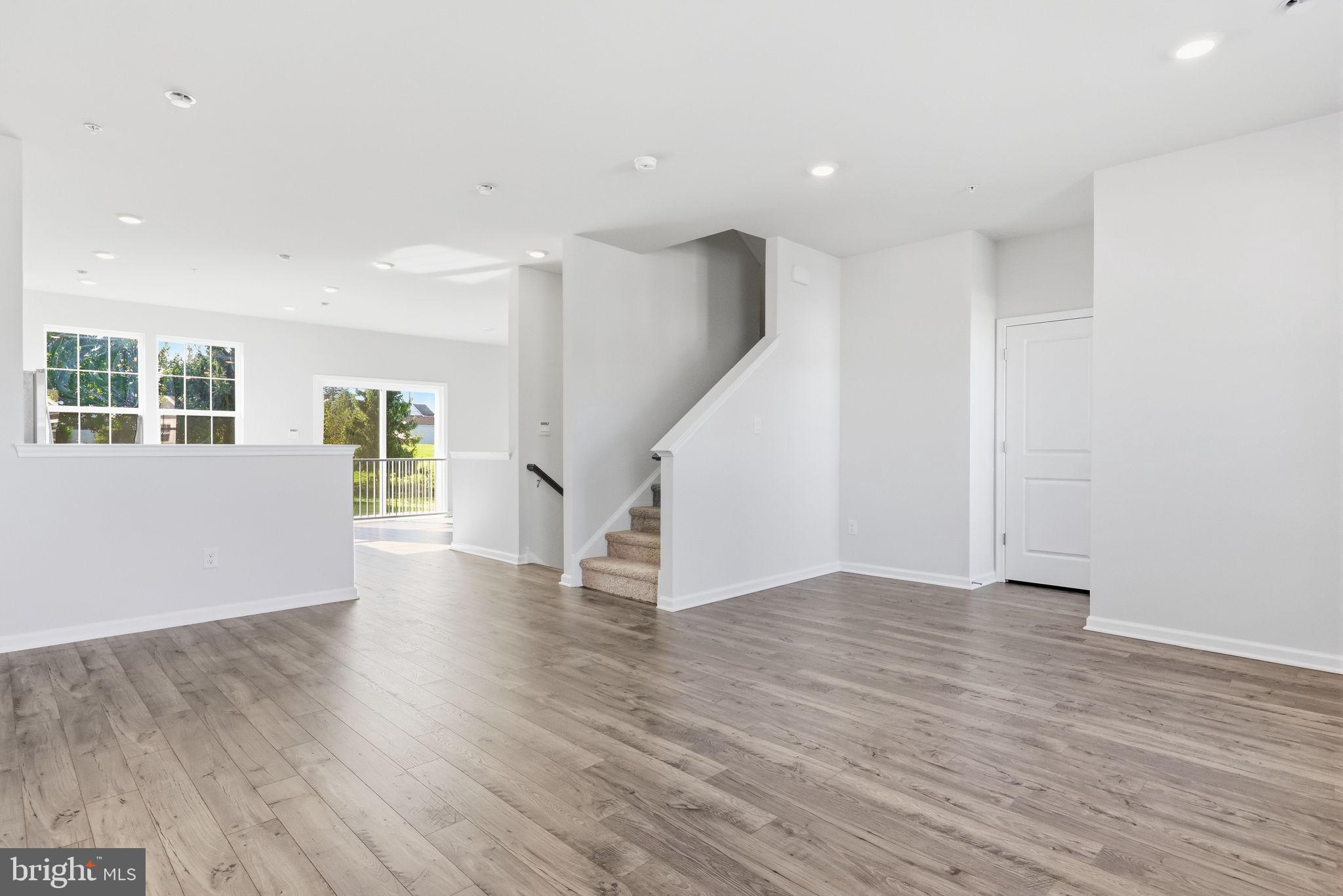 1084 MEADOWLARK DRIVE