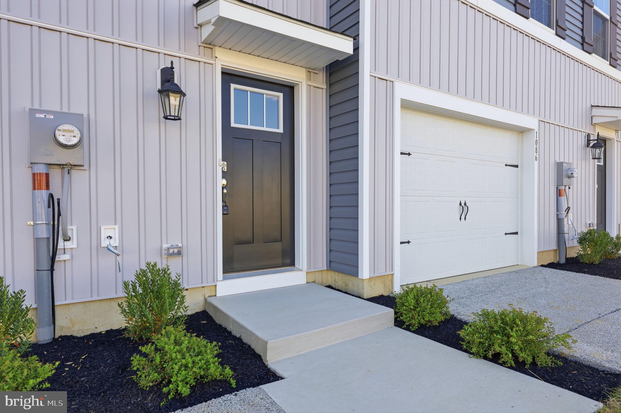 1084 MEADOWLARK DRIVE
