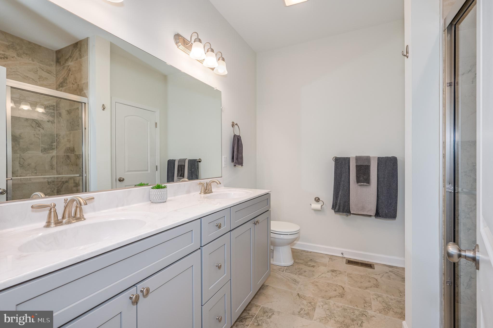 MIDDLE CREEK VISTAS - Residential