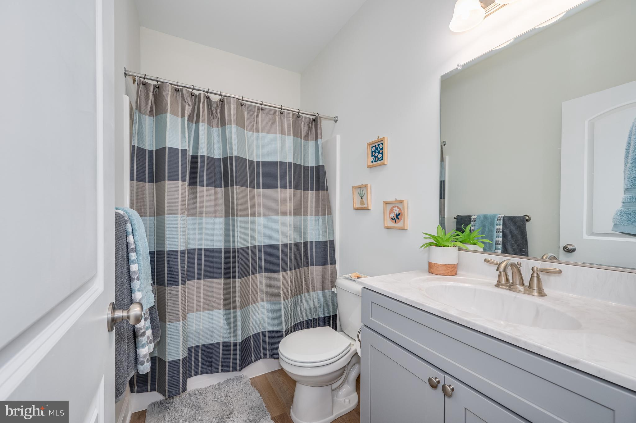 MIDDLE CREEK VISTAS - Residential