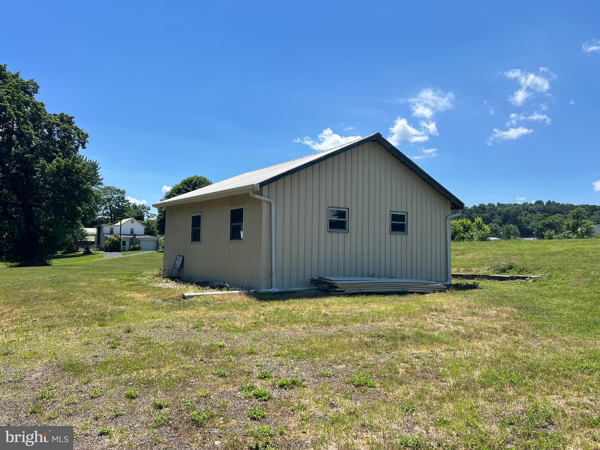 581 N FRONT STREET