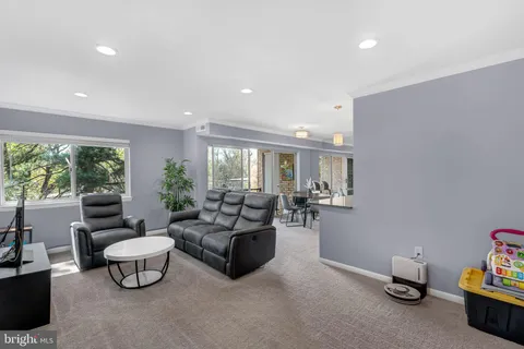 12201 Academy Way Unit 172/16, Rockville, MD MLS: MDMC2170834