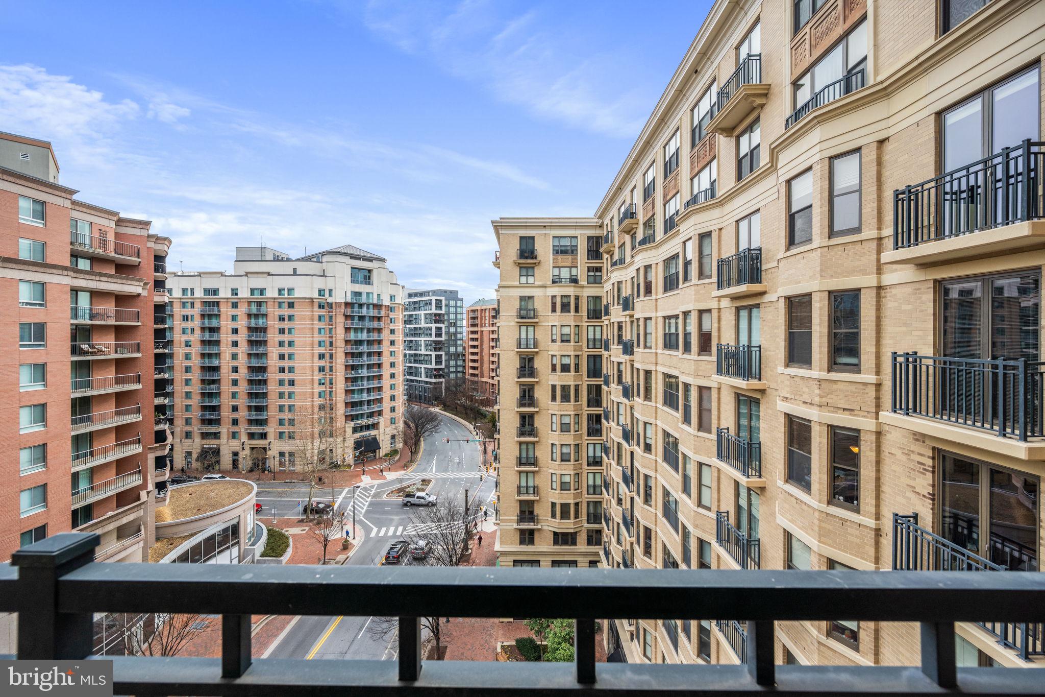 LIONSGATE - Residential