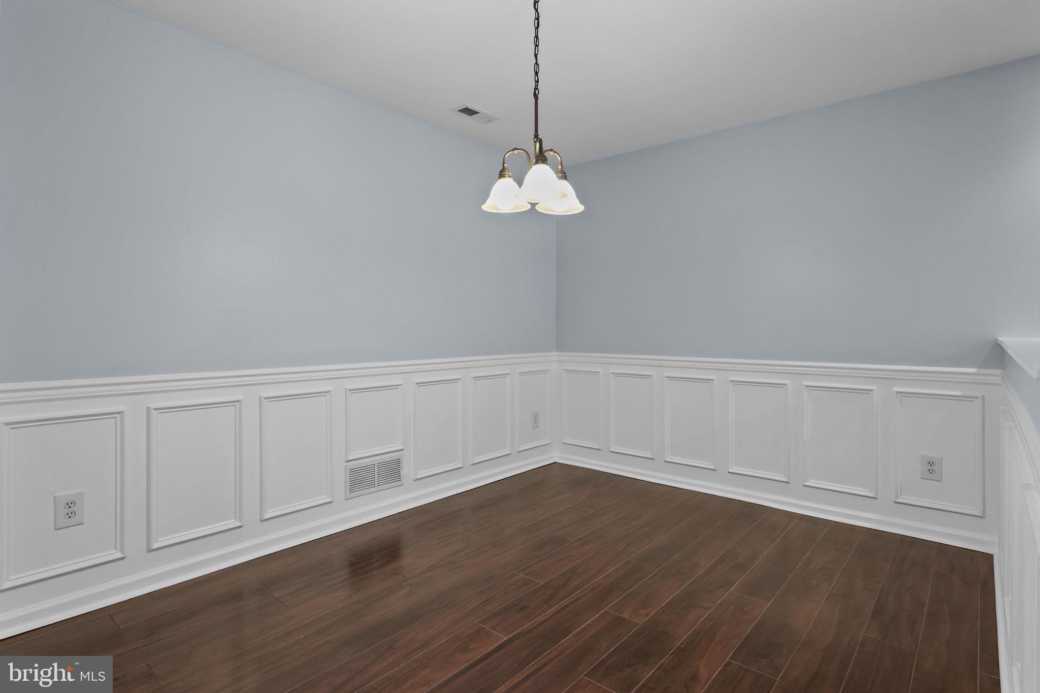 CRESTWOOD CONDO - Residential