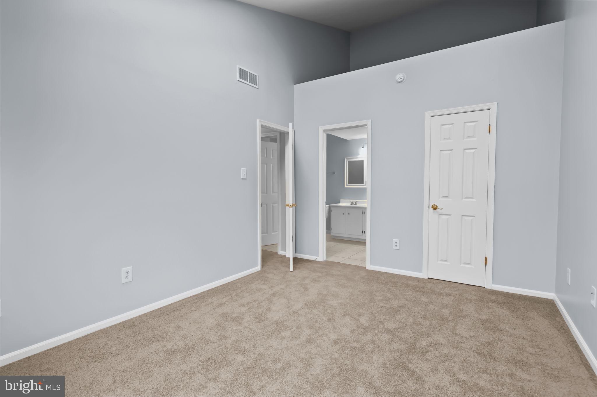 CRESTWOOD CONDO - Residential