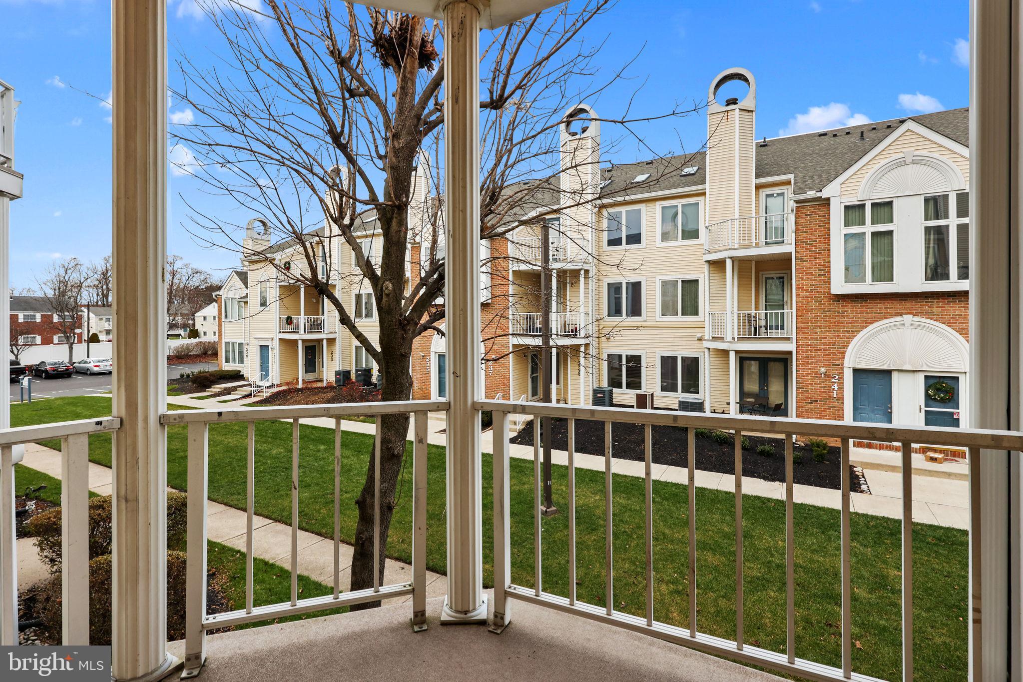 CRESTWOOD CONDO - Residential