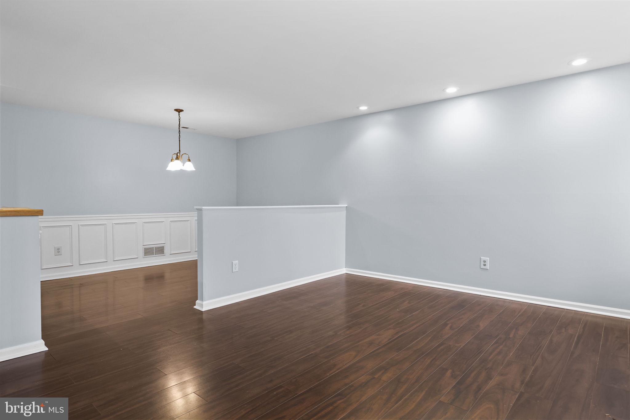 CRESTWOOD CONDO - Residential