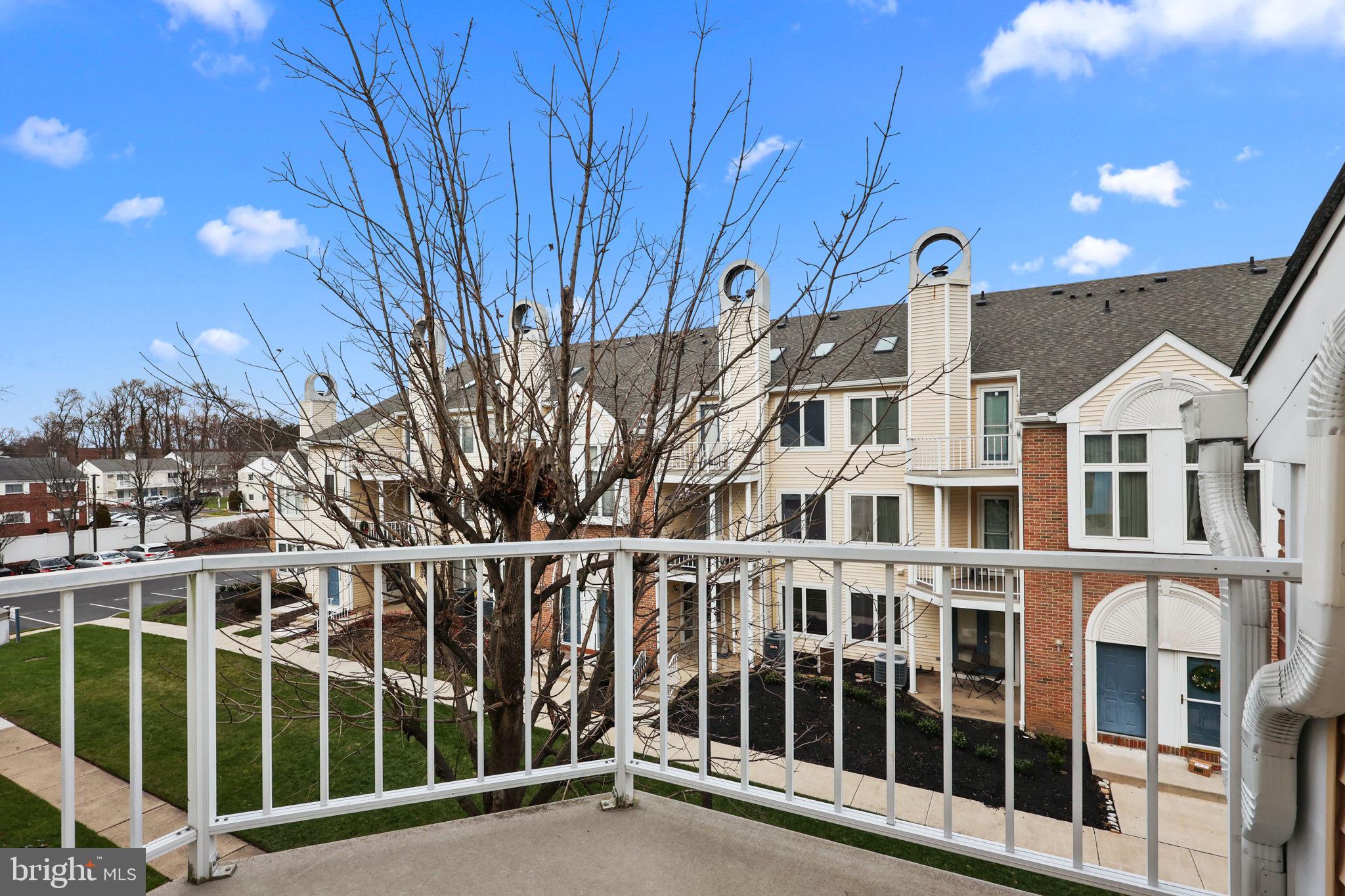 CRESTWOOD CONDO - Residential