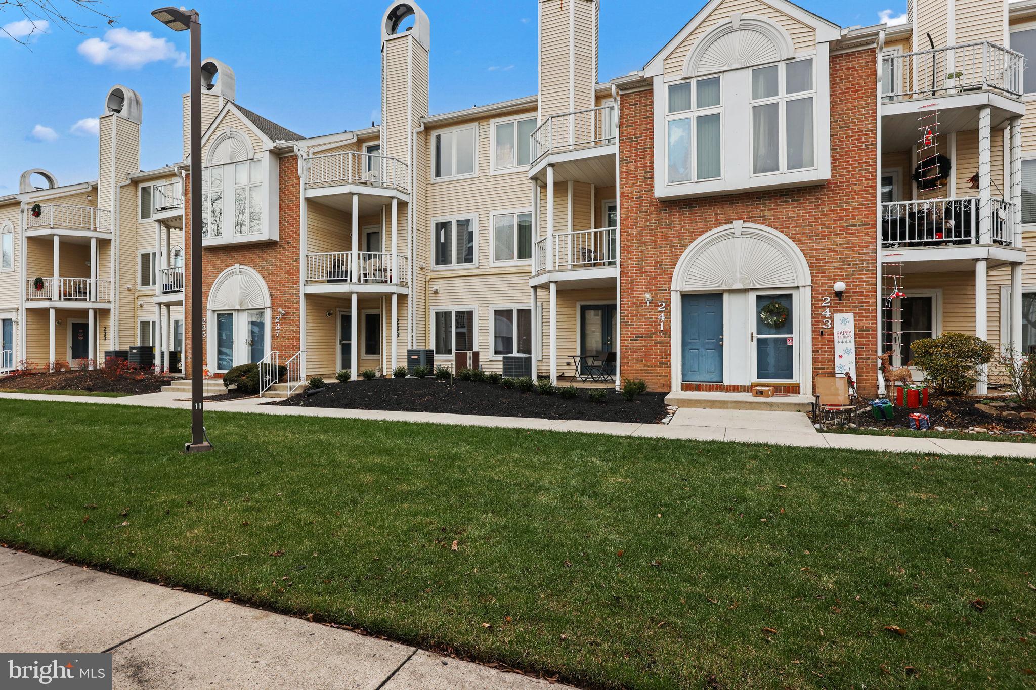 CRESTWOOD CONDO - Residential