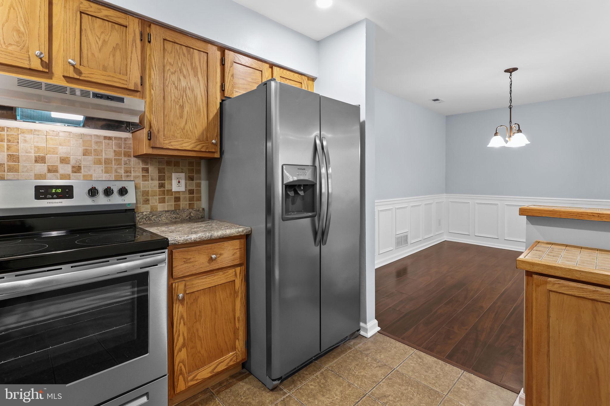 CRESTWOOD CONDO - Residential