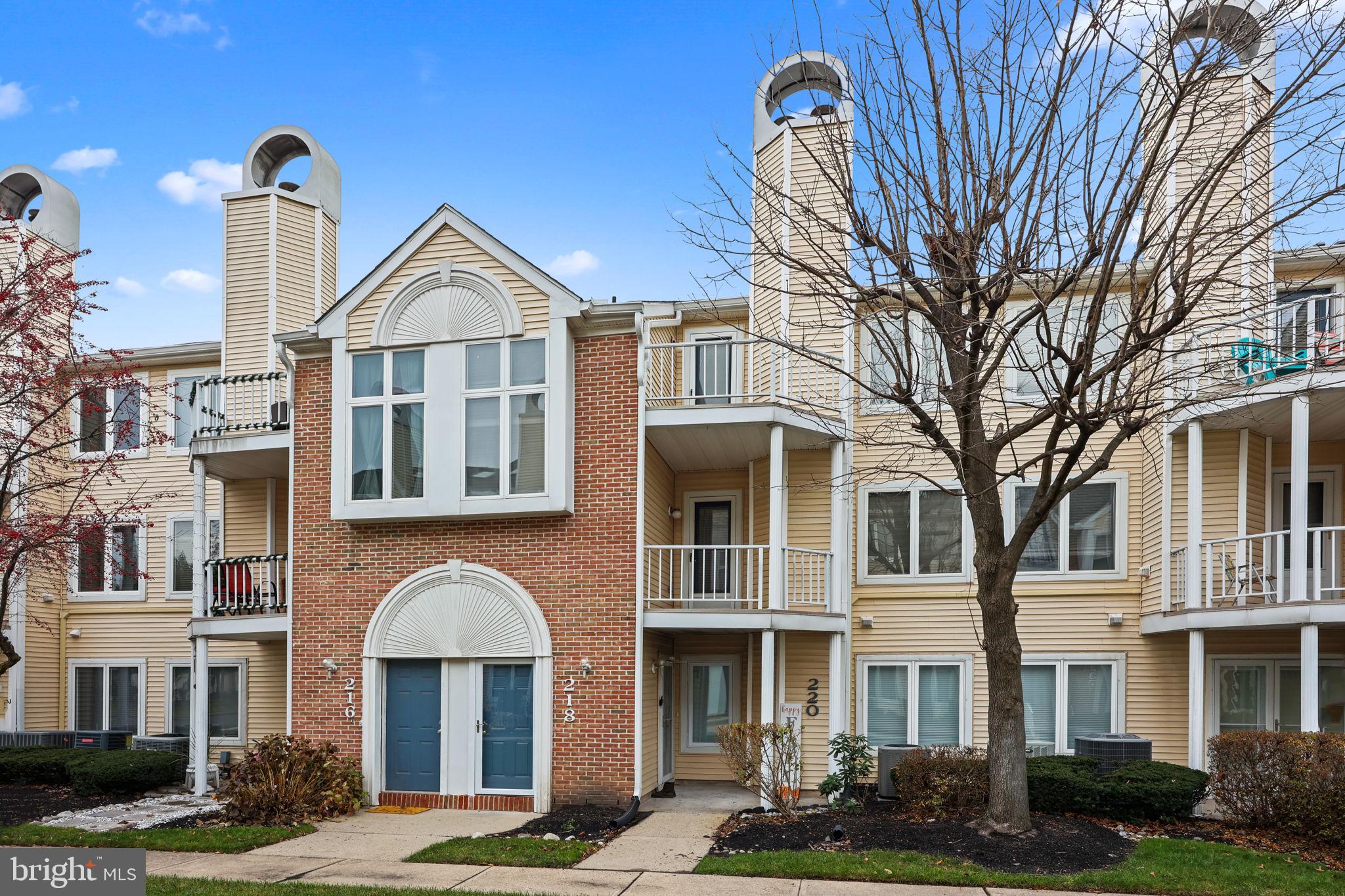 CRESTWOOD CONDO - Residential