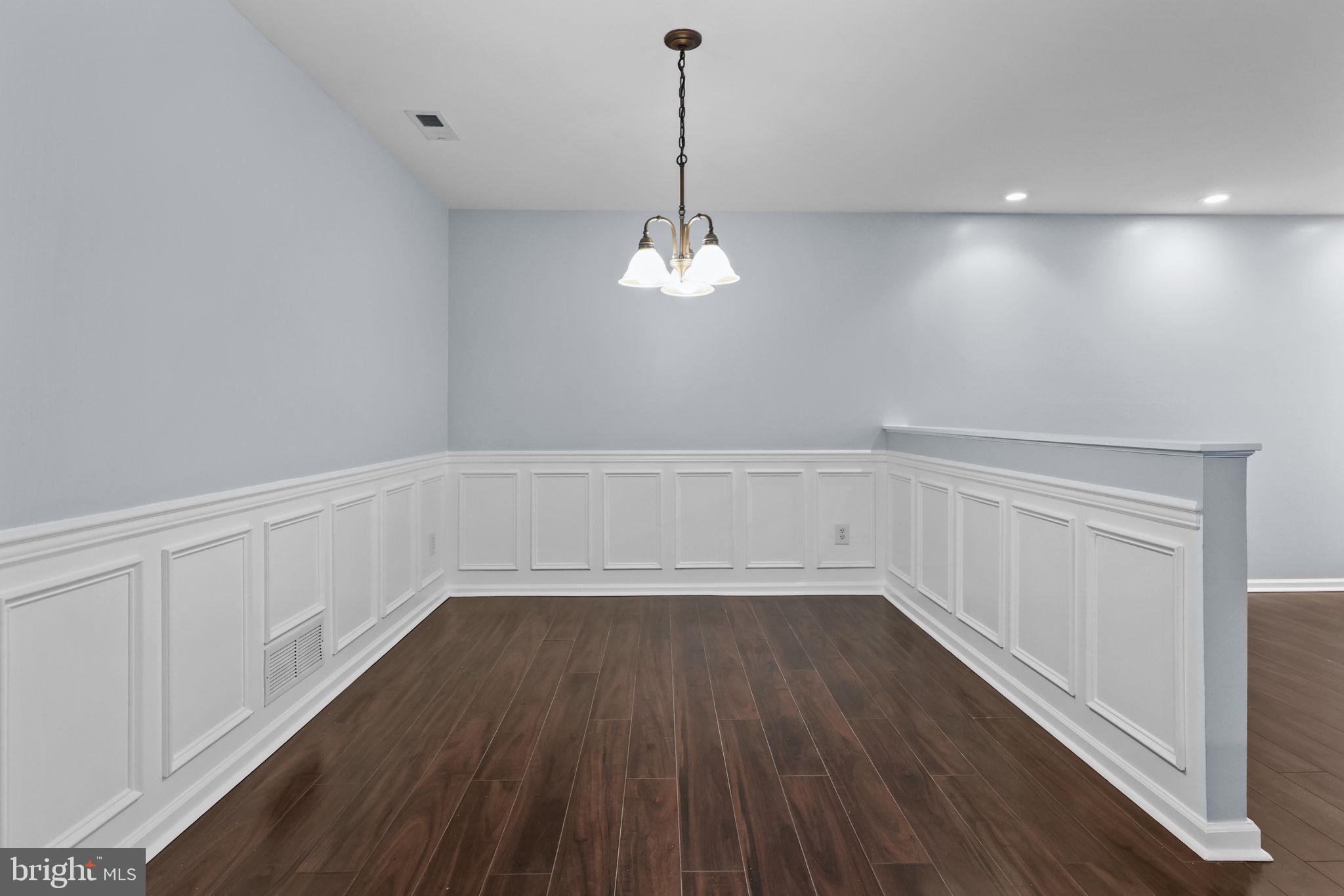 CRESTWOOD CONDO - Residential