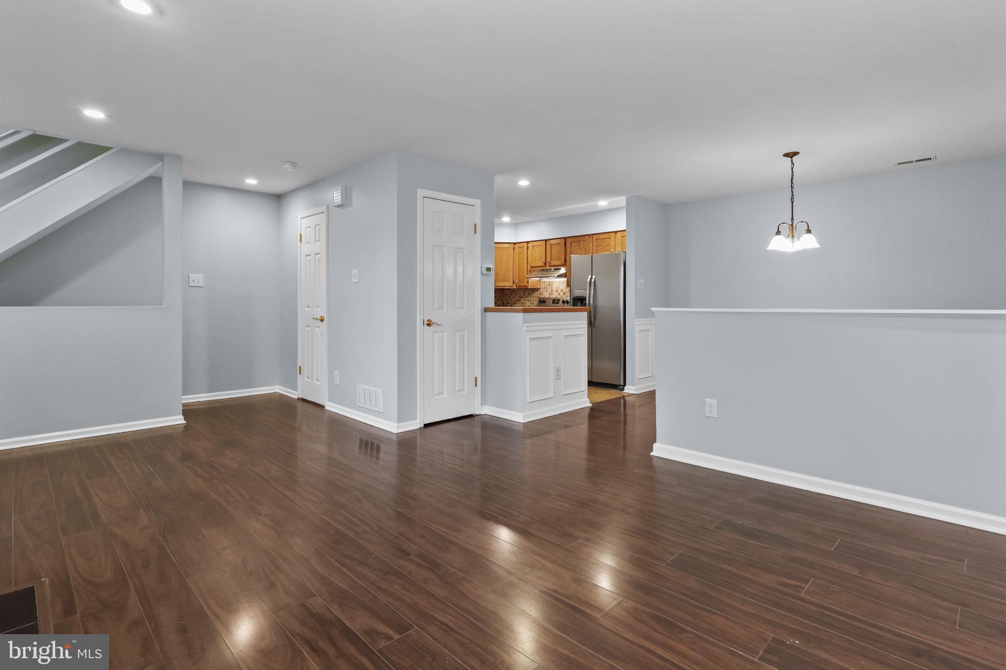 CRESTWOOD CONDO - Residential